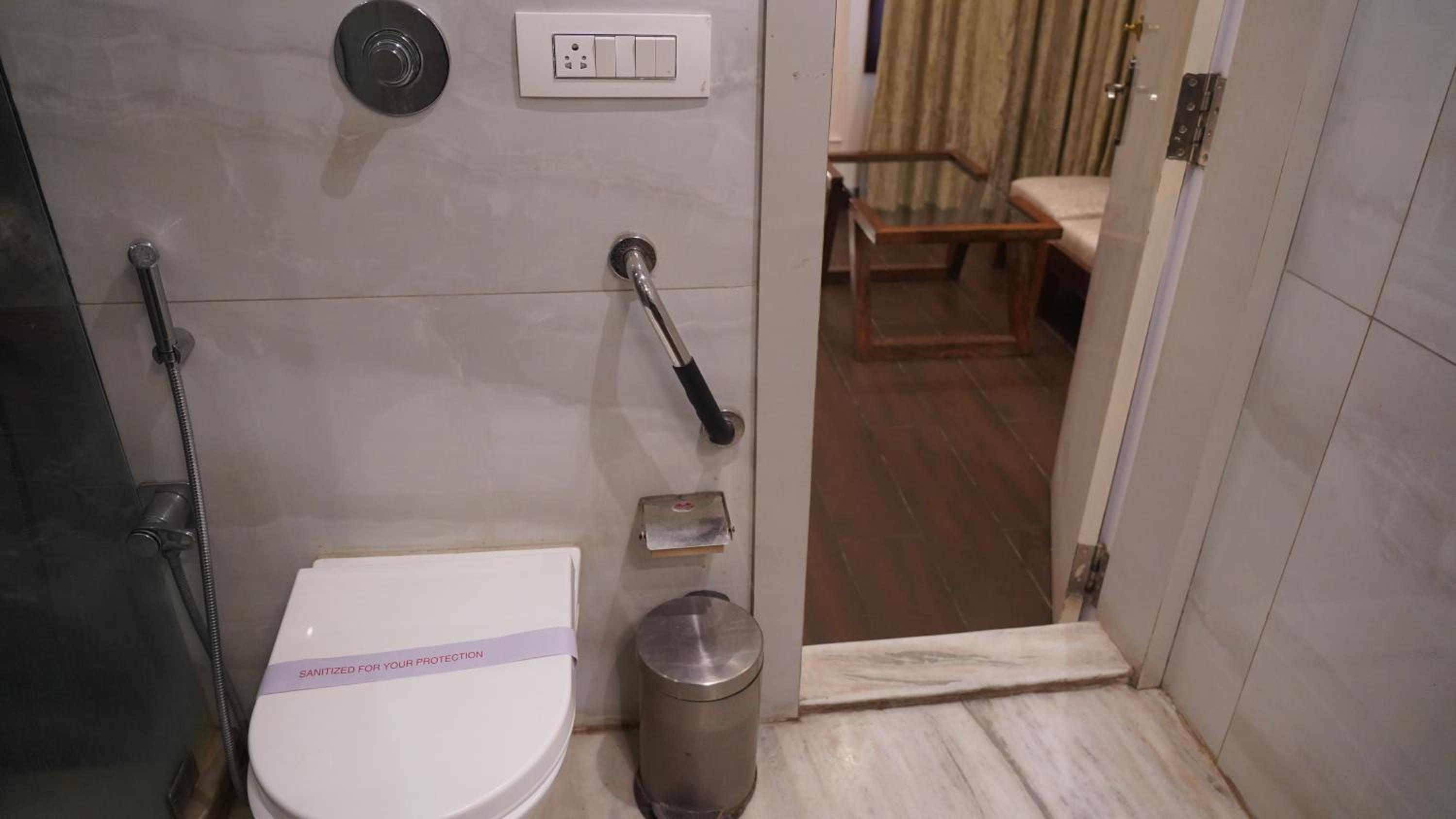 Deluxe Room - Photo 5