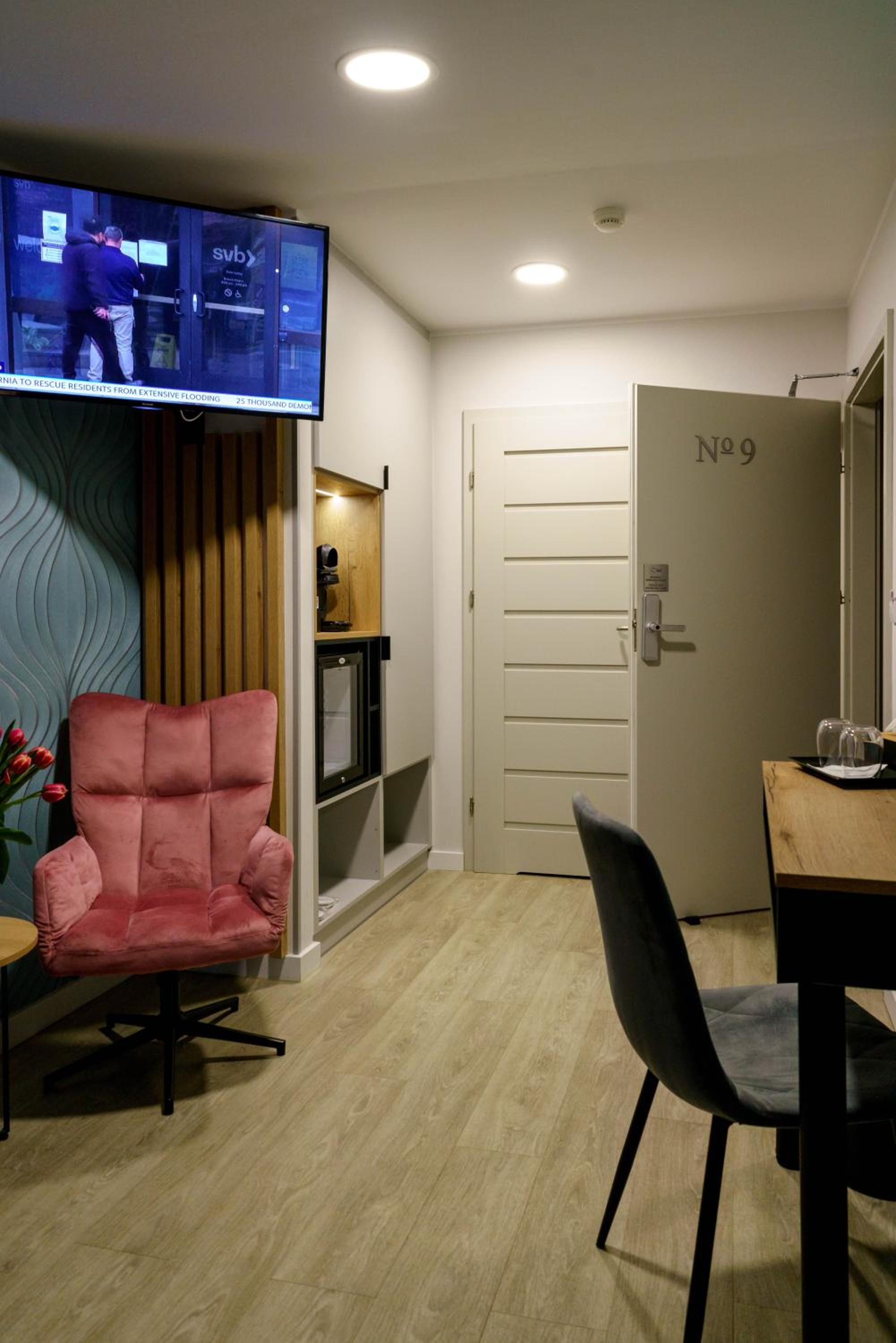 Budget Double Room photo 2