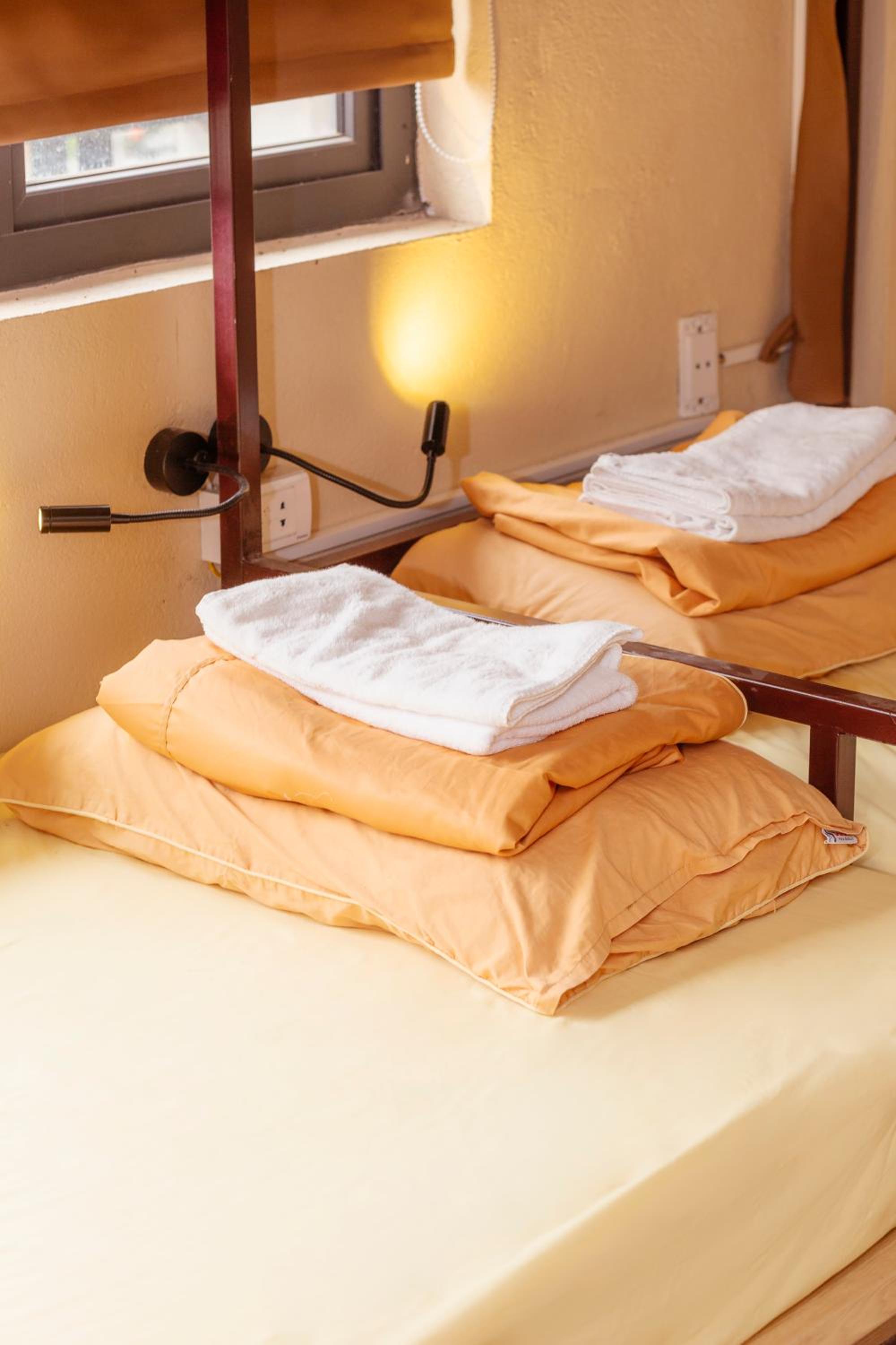 Bed in 8-Bed Dormitory Room photo 1
