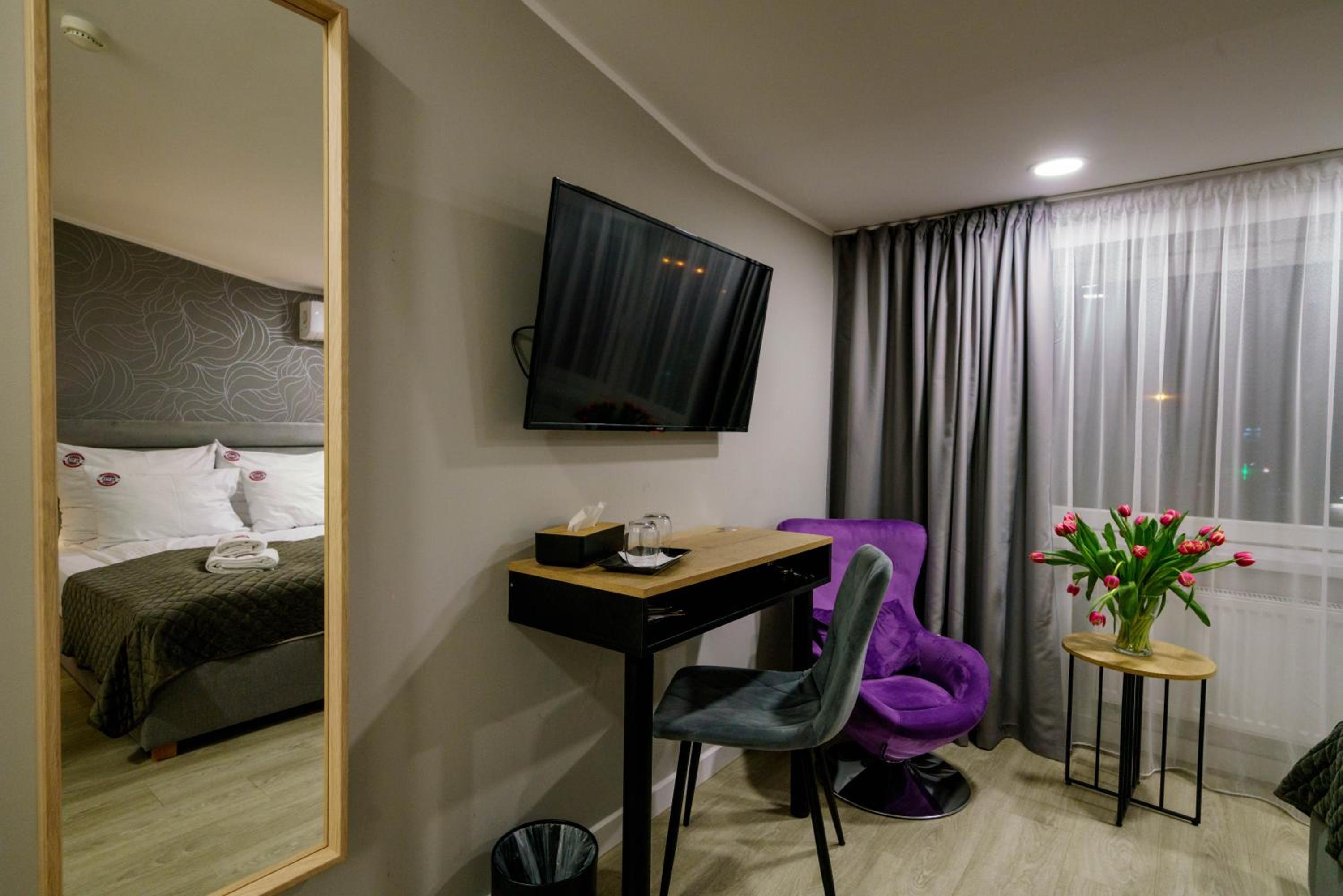 Budget Double Room photo 3