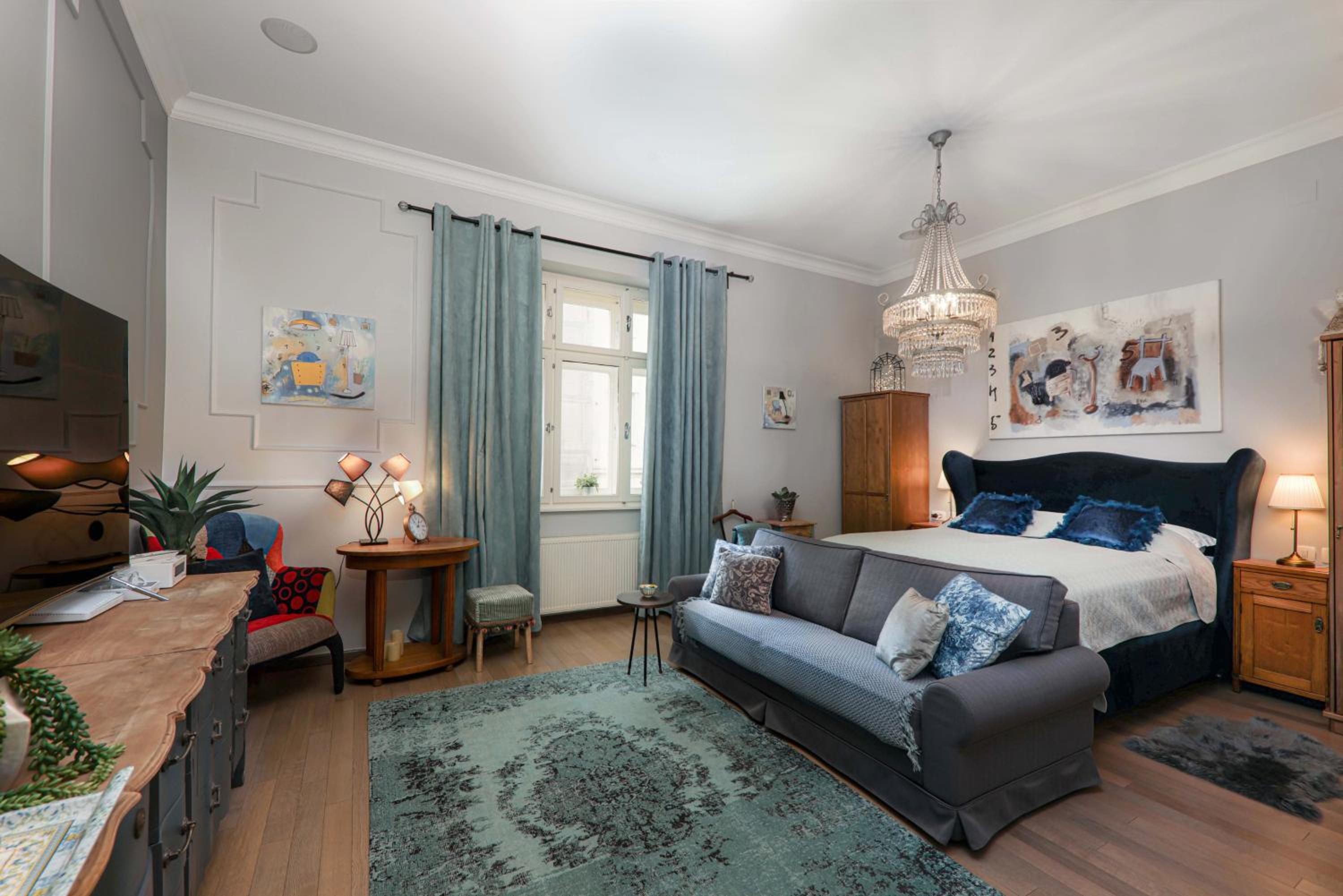 Deluxe Apartment No. 1
