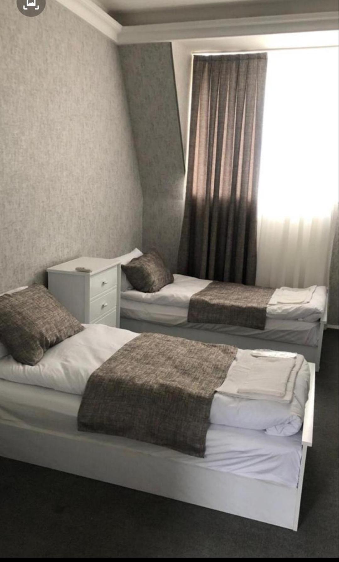 Standard Twin Room with Shared Bathroom