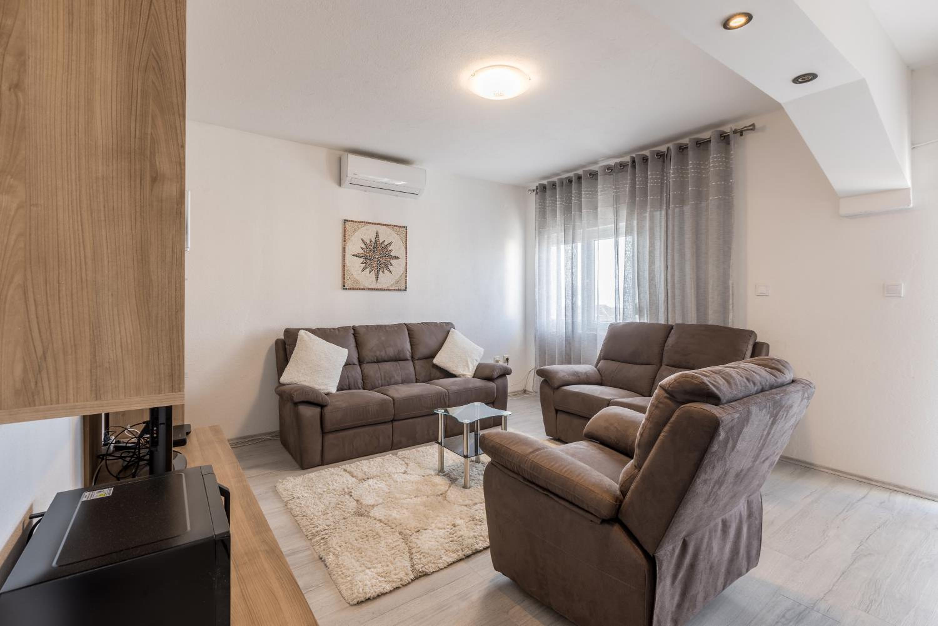 Three-Bedroom Apartment - Photo 26