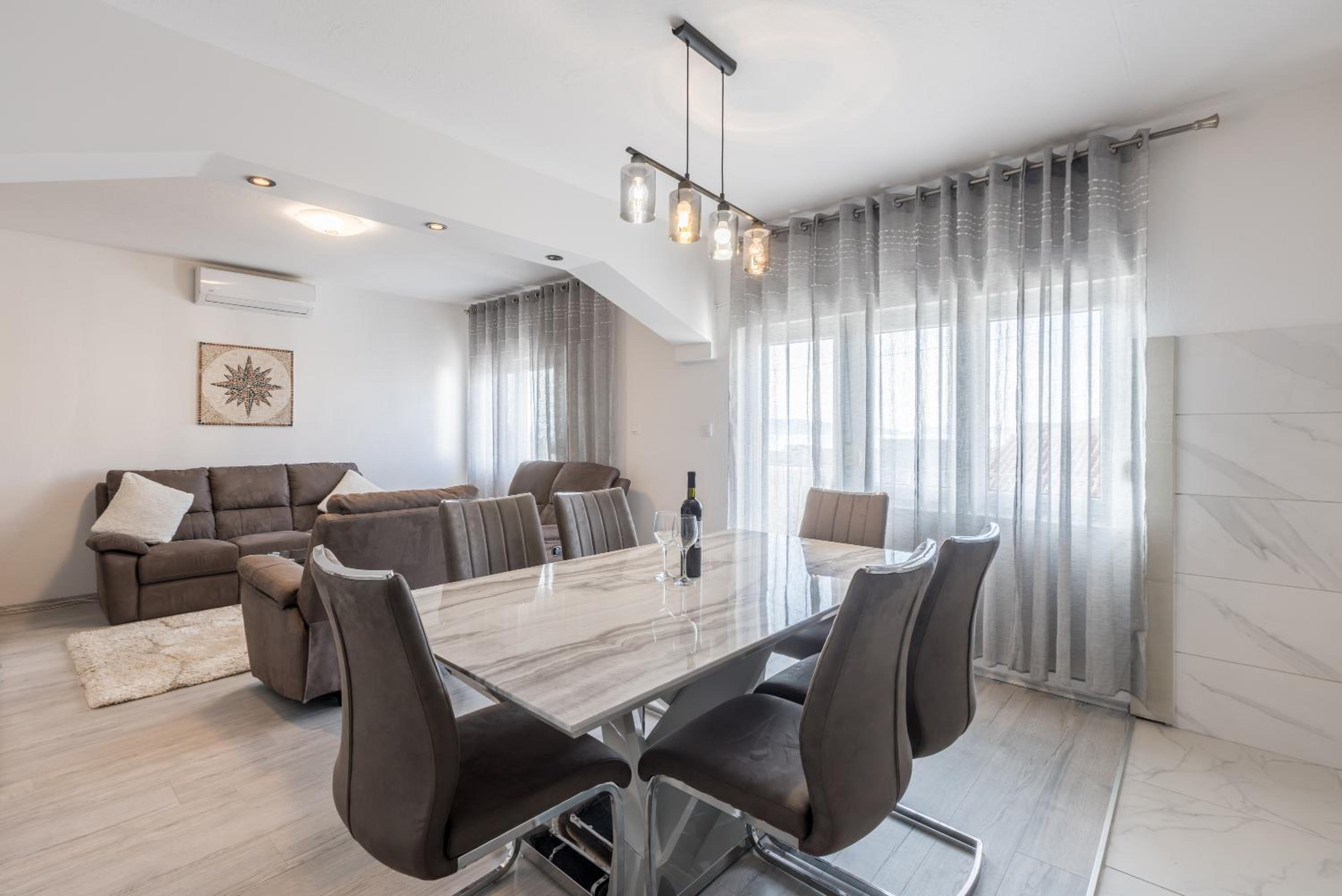 Three-Bedroom Apartment - Photo 30