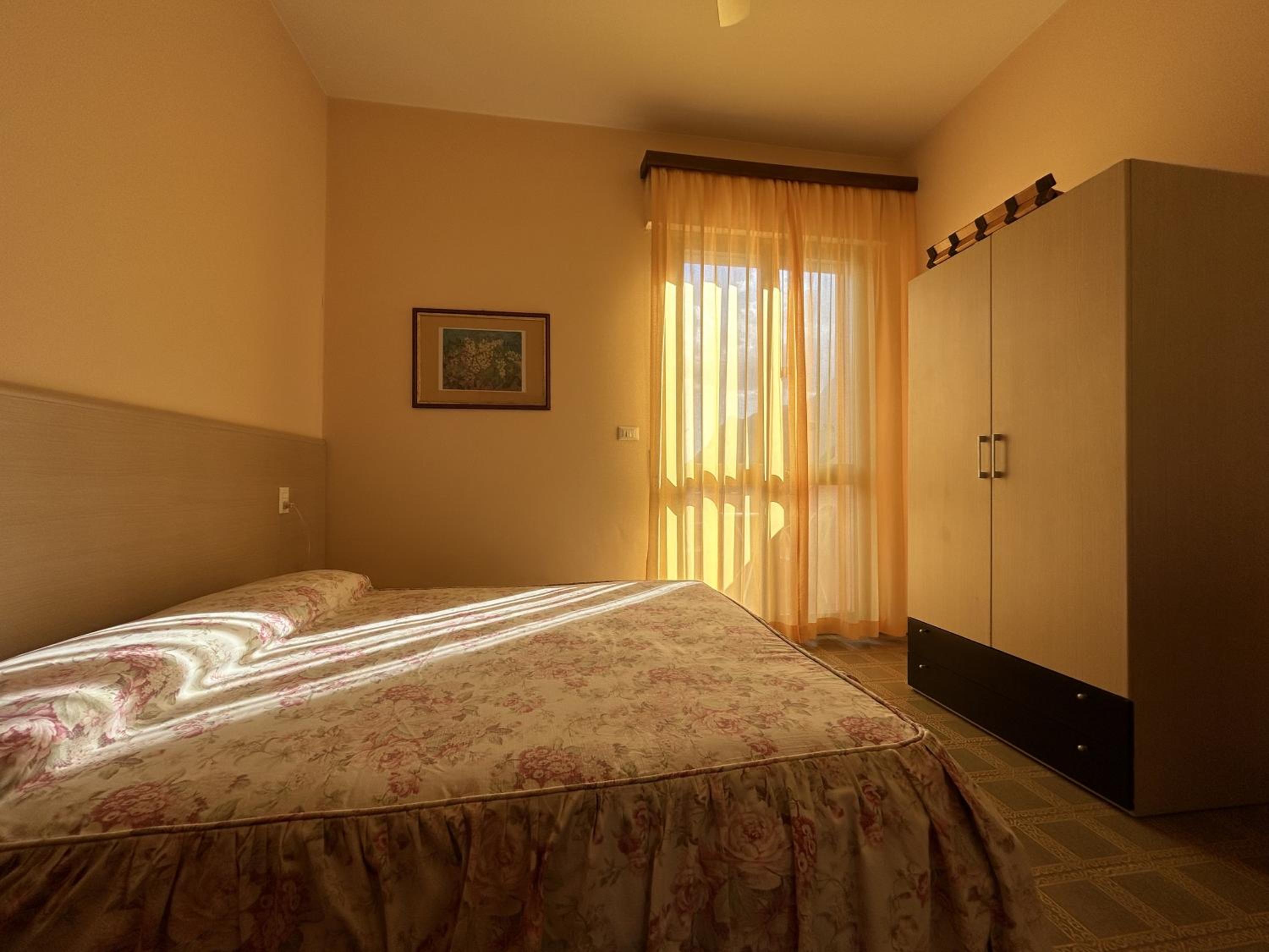 Double or Twin Room - Photo 8