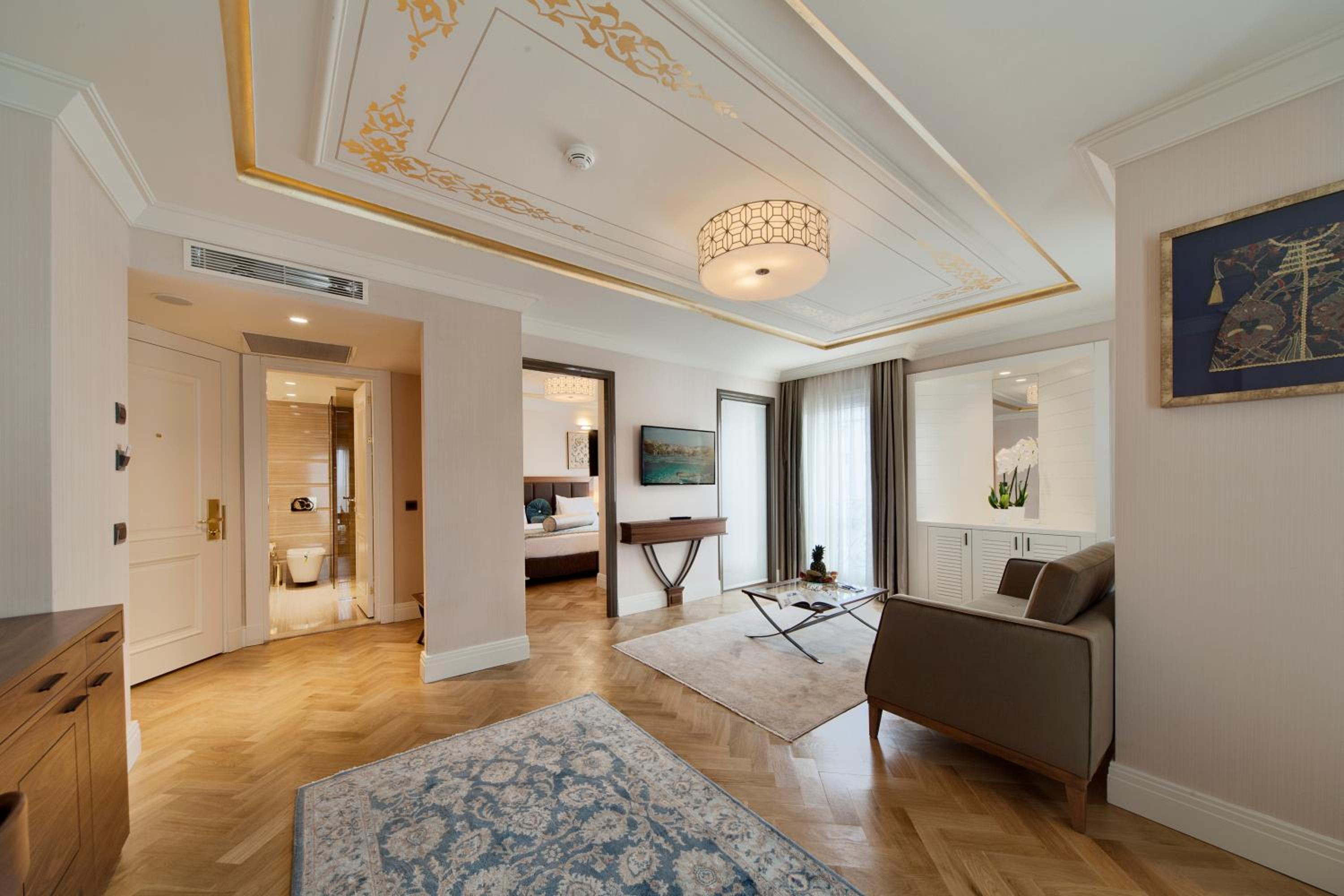 King Suite photo 2