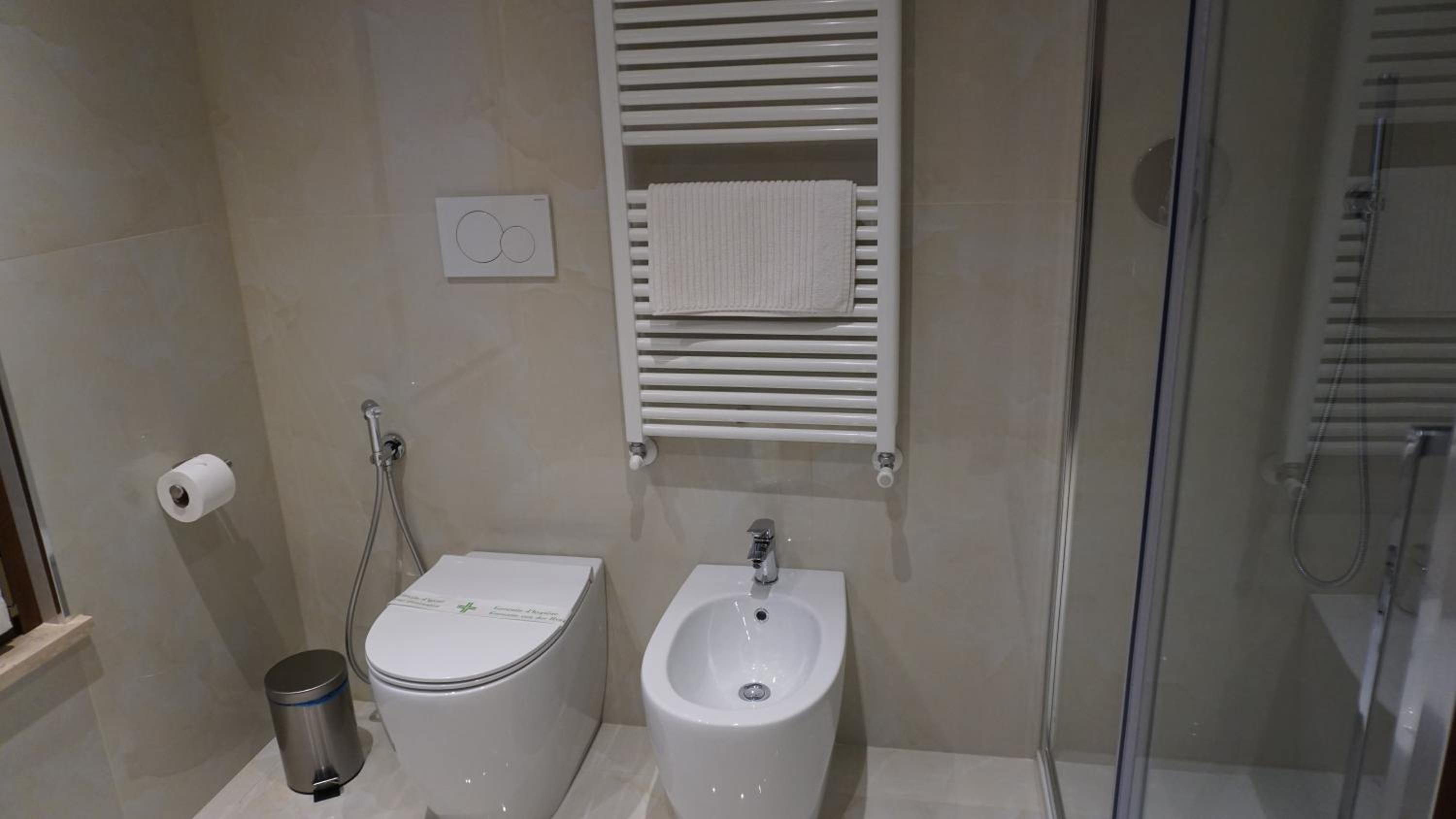Double or Twin Room - Photo 3