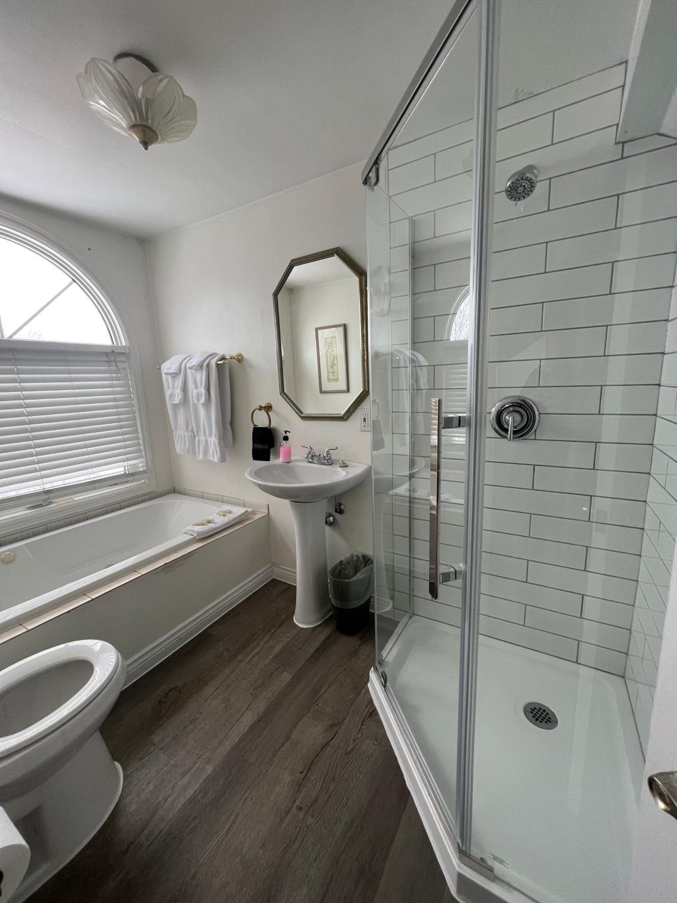 Suite with Lake View photo 2