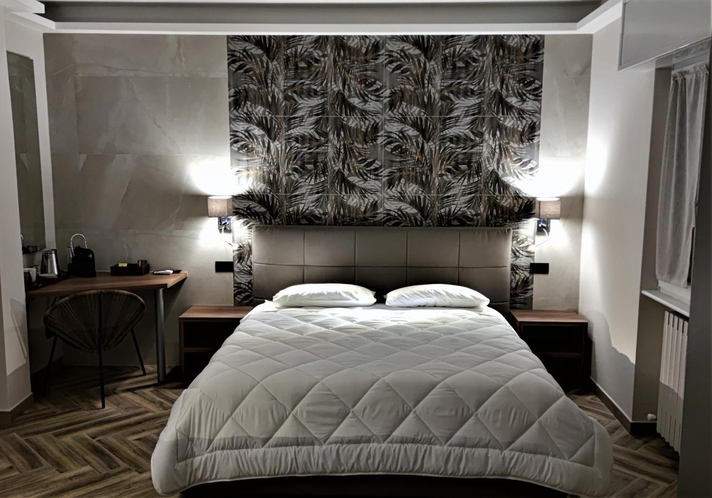 Deluxe King Room photo 1