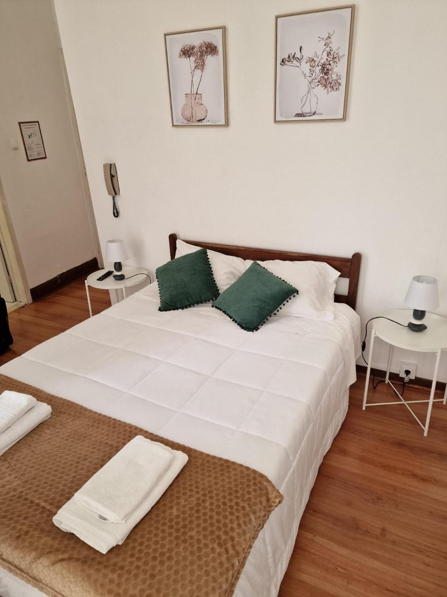 Deluxe Double Room with Balcony photo 2