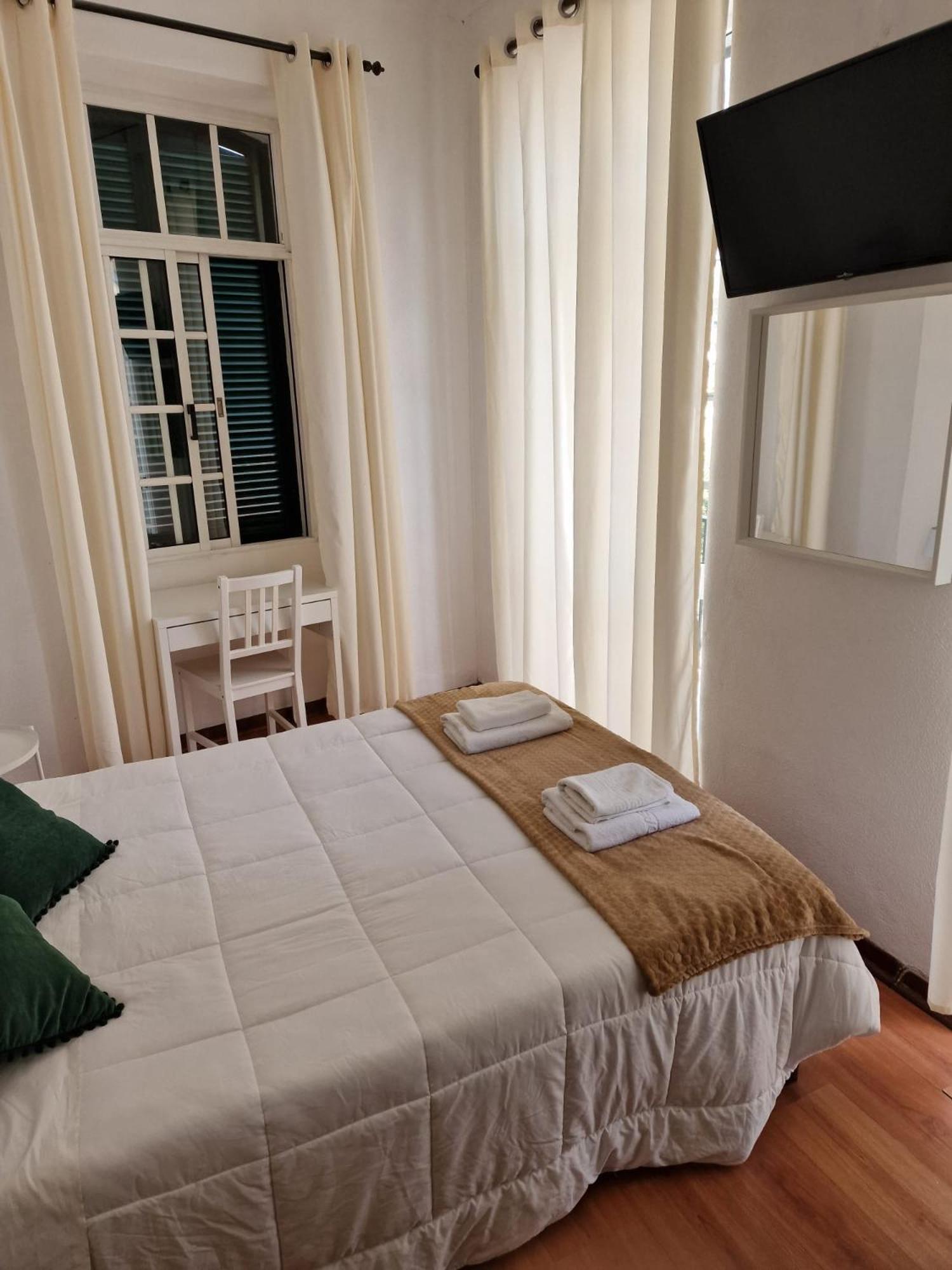 Deluxe Double Room with Balcony photo 1