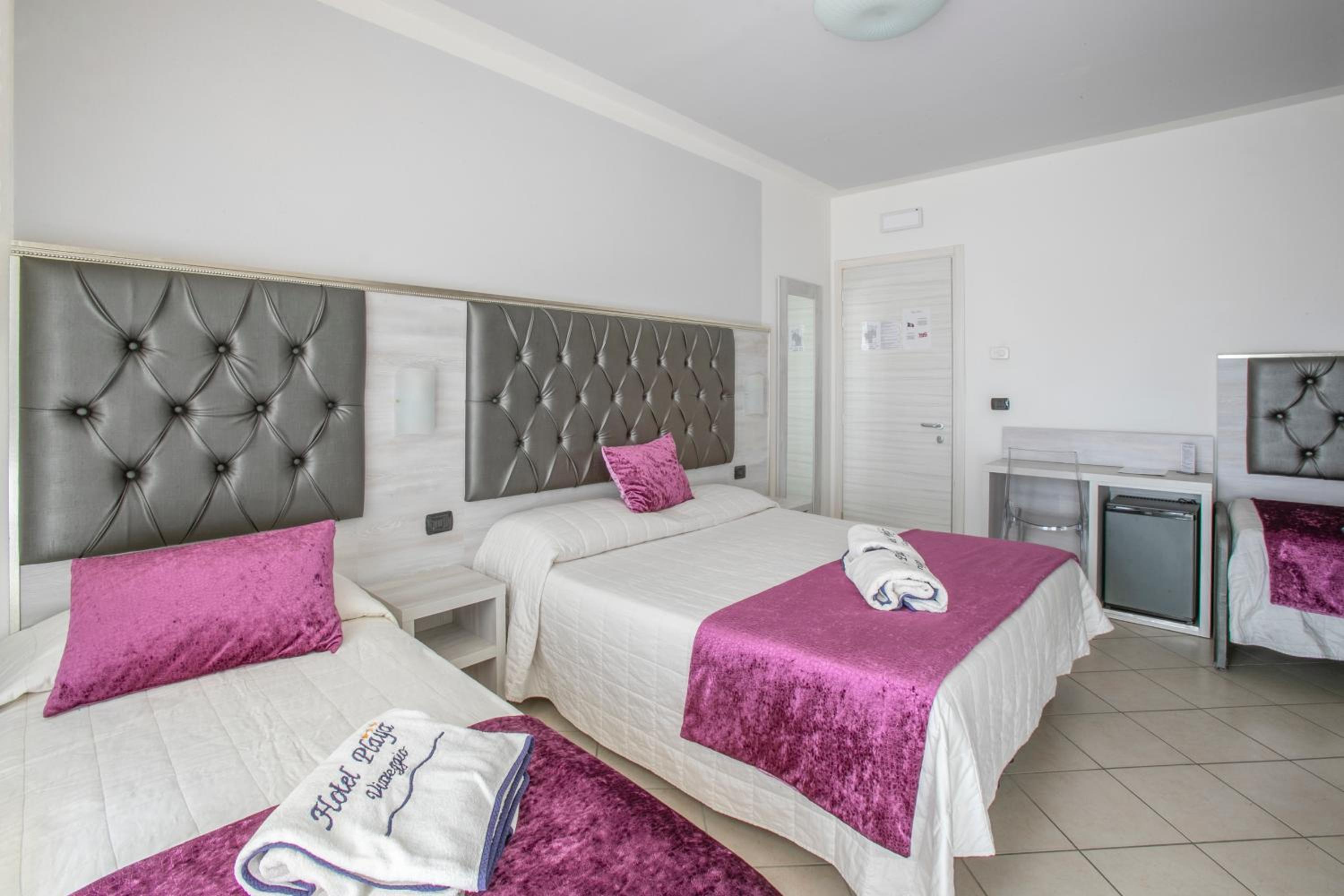 Quadruple Room with Balcony and Sea View photo 1