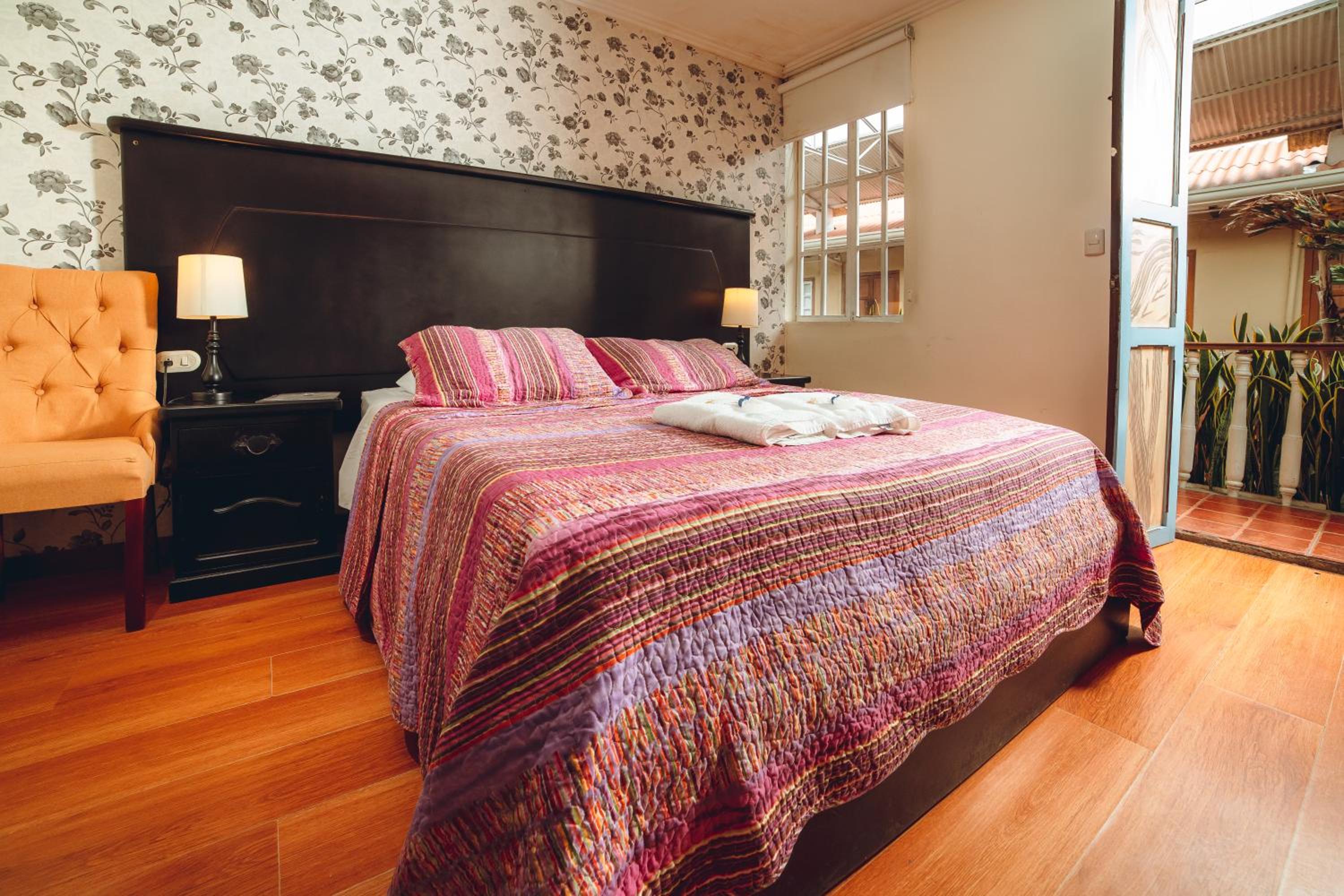 Double Room with Private Bathroom photo 1