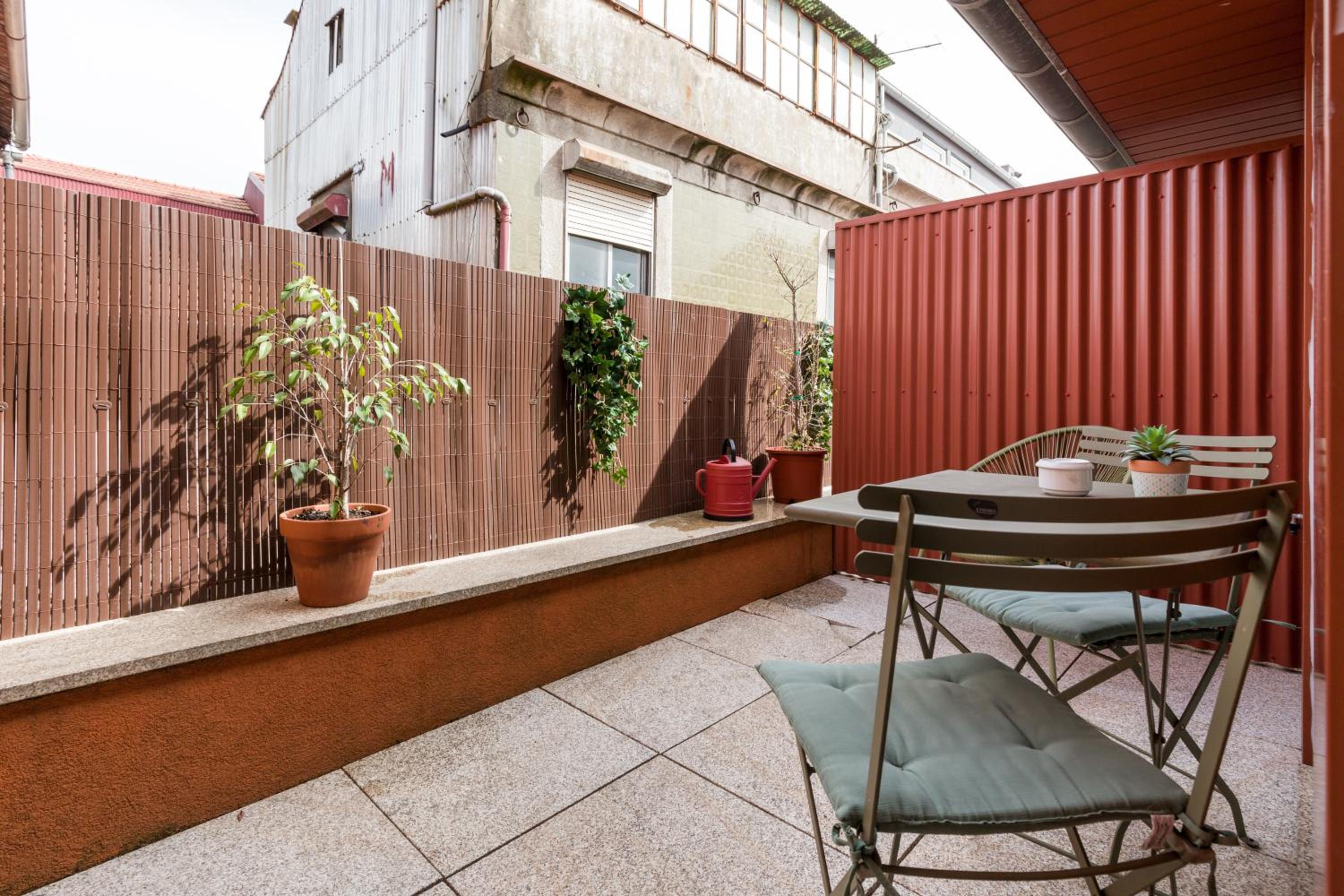Duplex Apartment with Terrace with No View - Photo 29