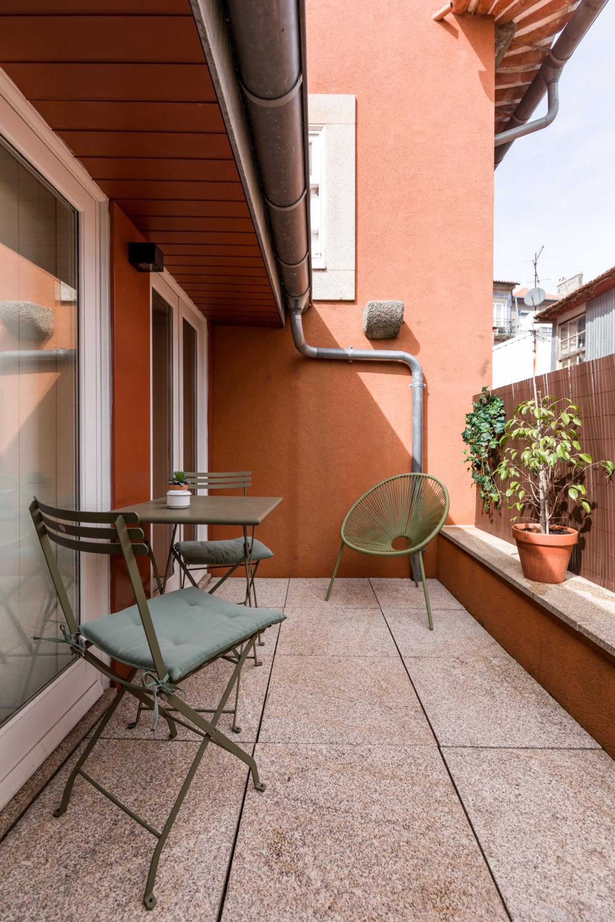 Duplex Apartment with Terrace with No View - Photo 28
