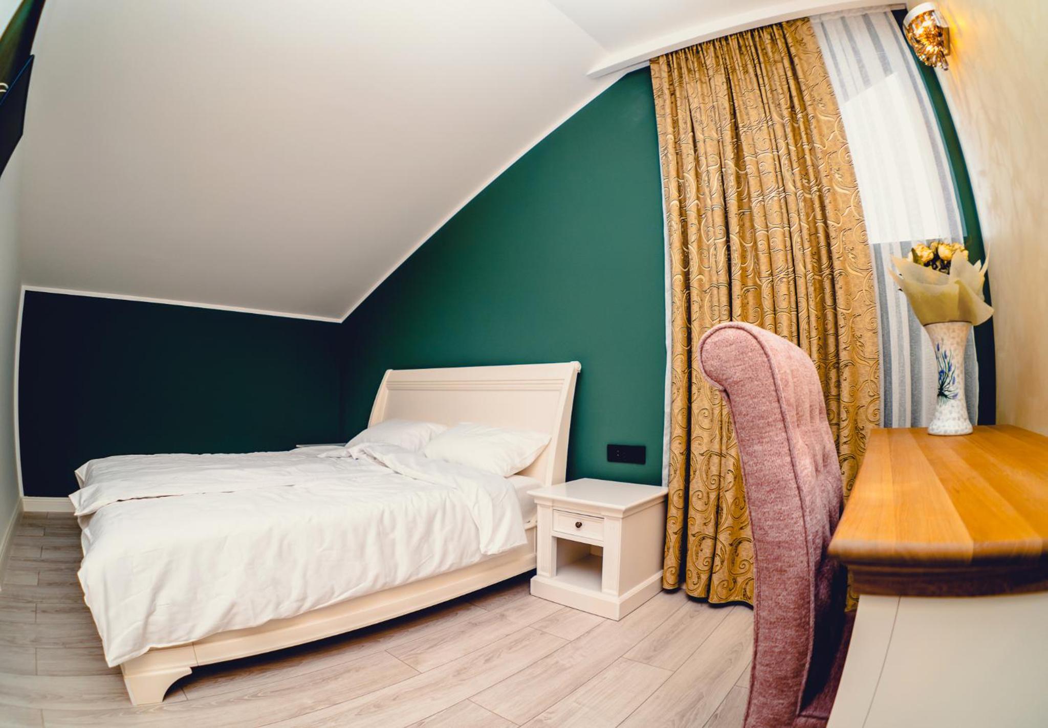 Double Room with Private Bathroom - Photo 1