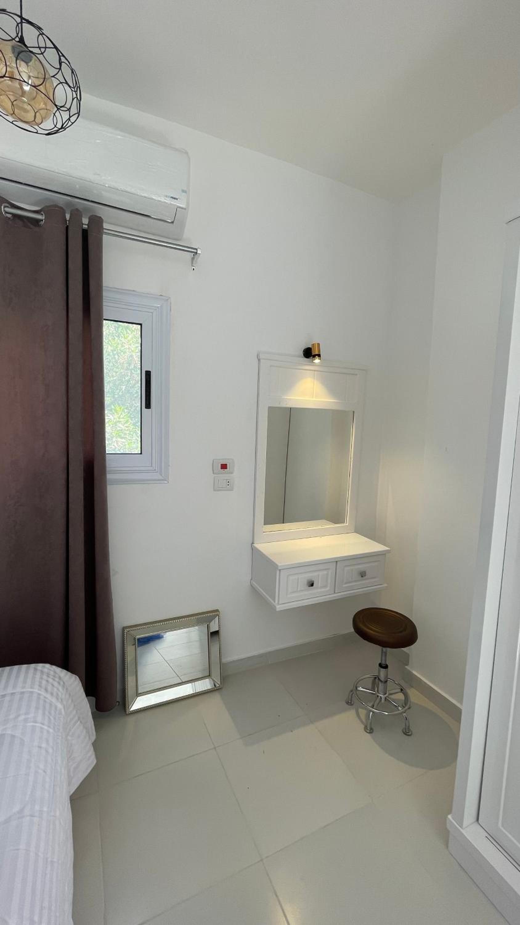 Deluxe Double or Twin Room with Pool View photo 3