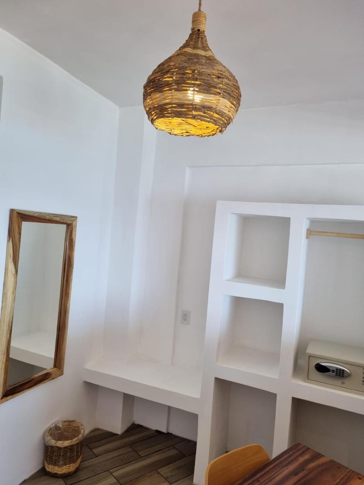 Deluxe Double Room with Balcony and Sea View photo 3