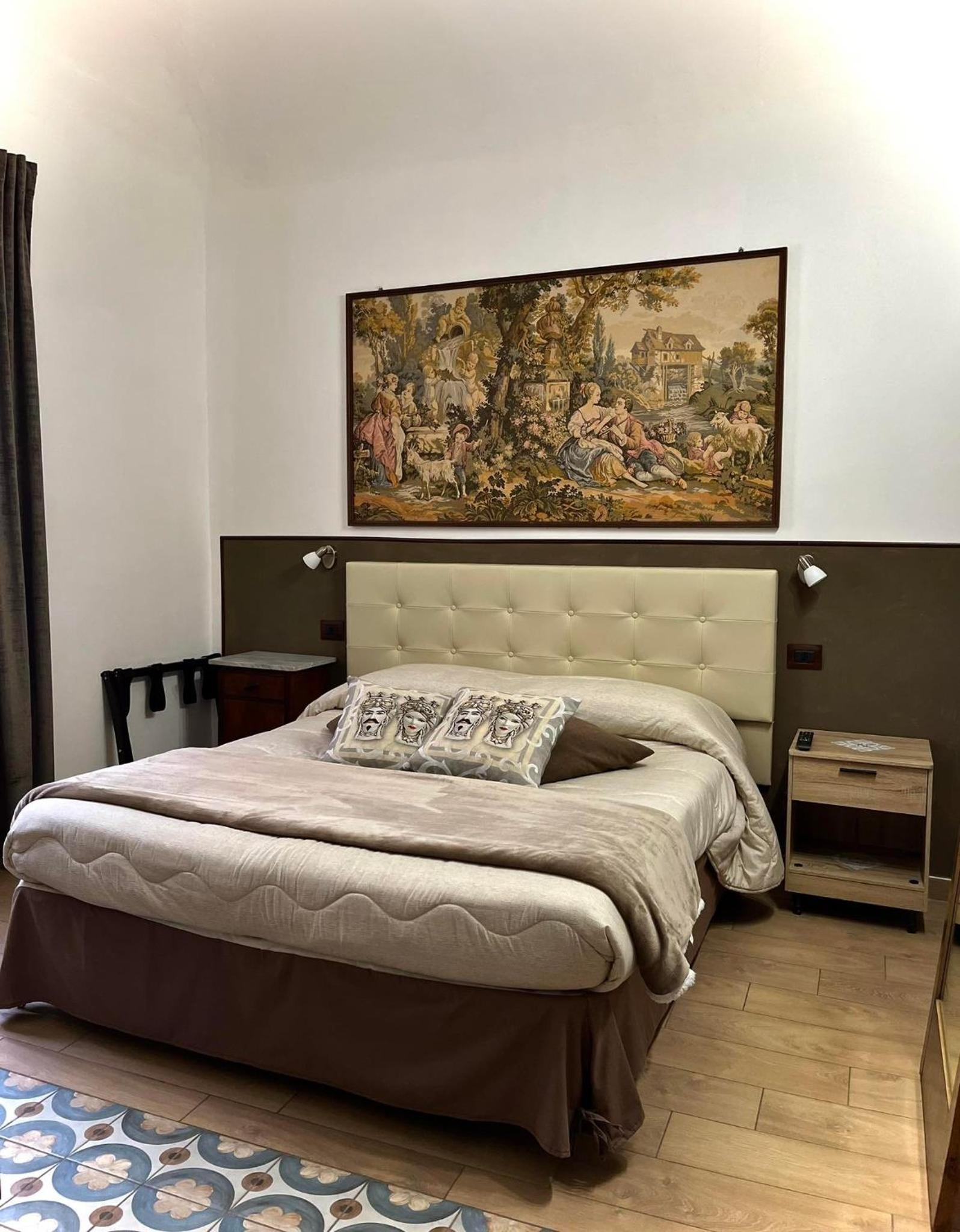 Deluxe King Room photo 3
