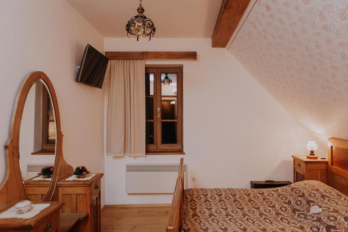 Small Double Room - Photo 1