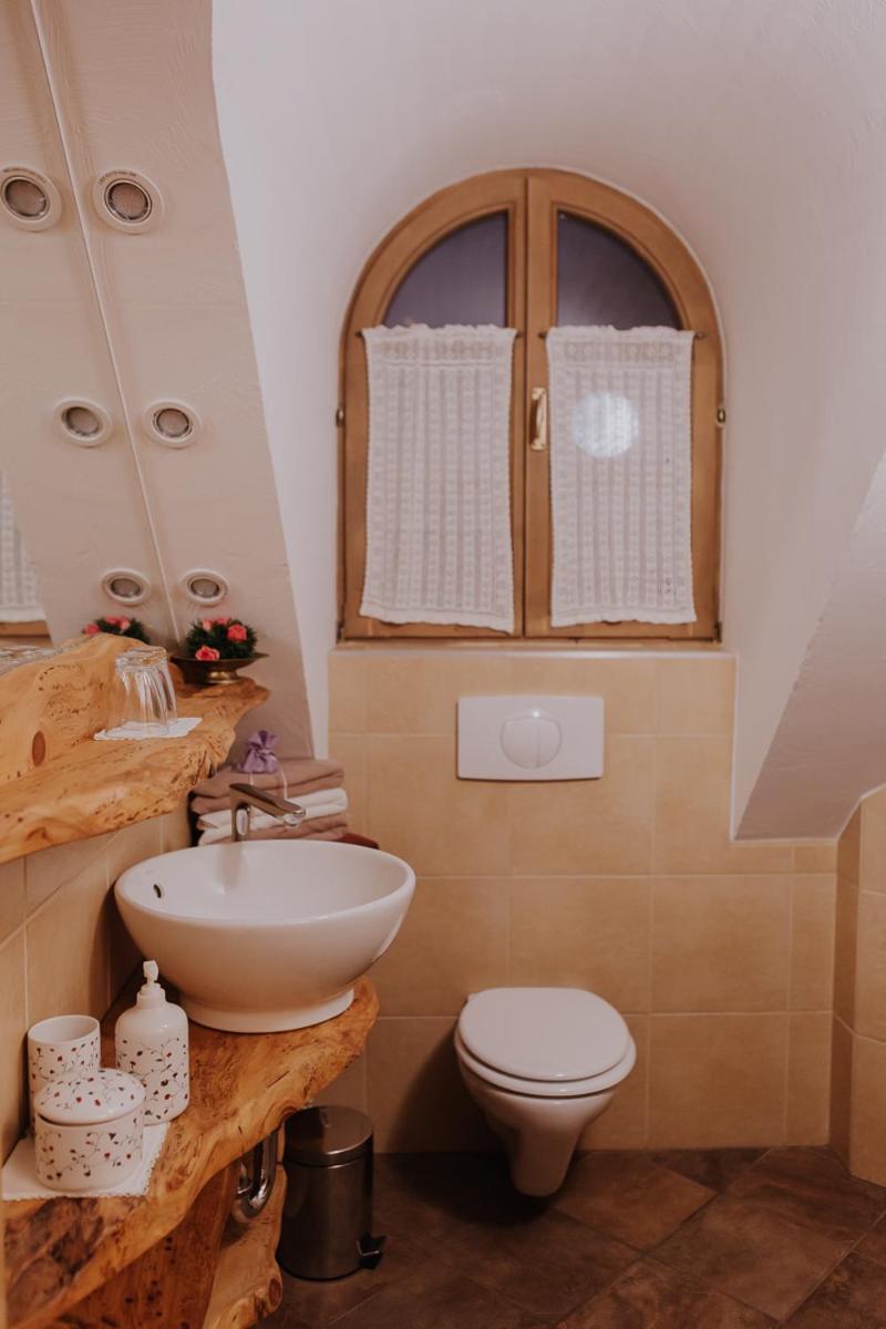 Small Double Room - Photo 4