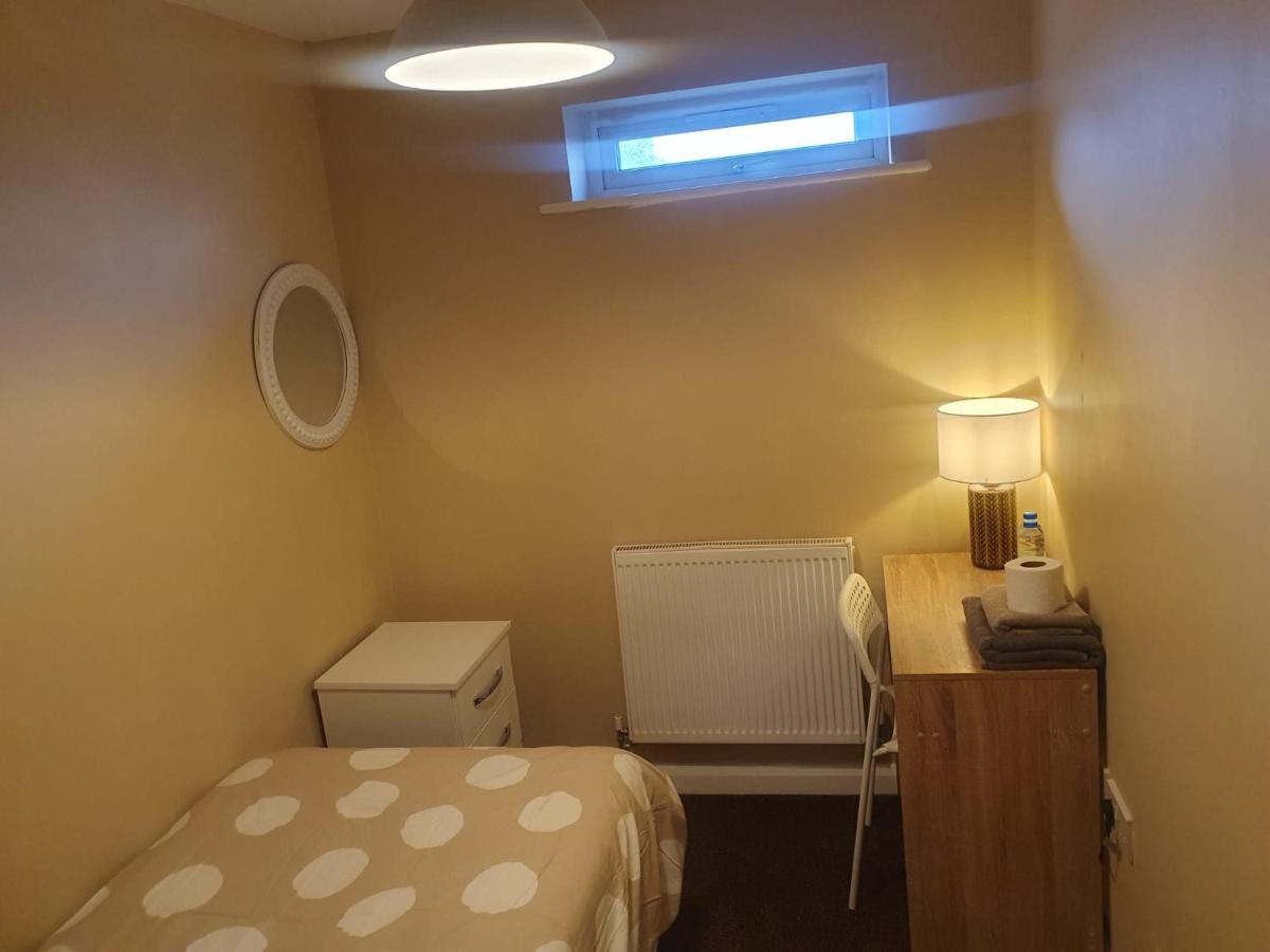 Single Room with Shared Bathroom photo 2