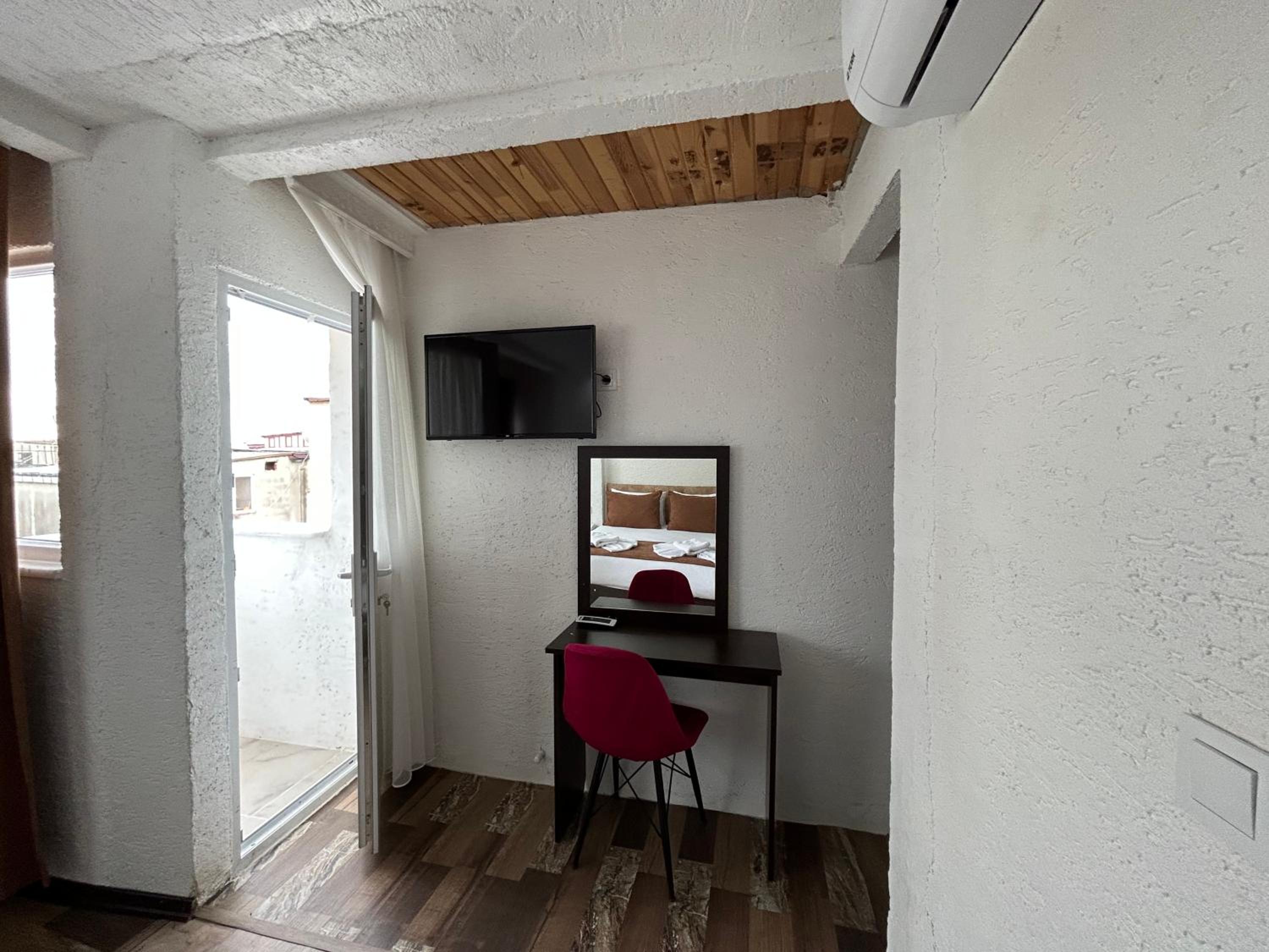 Double Room with Balcony photo 2