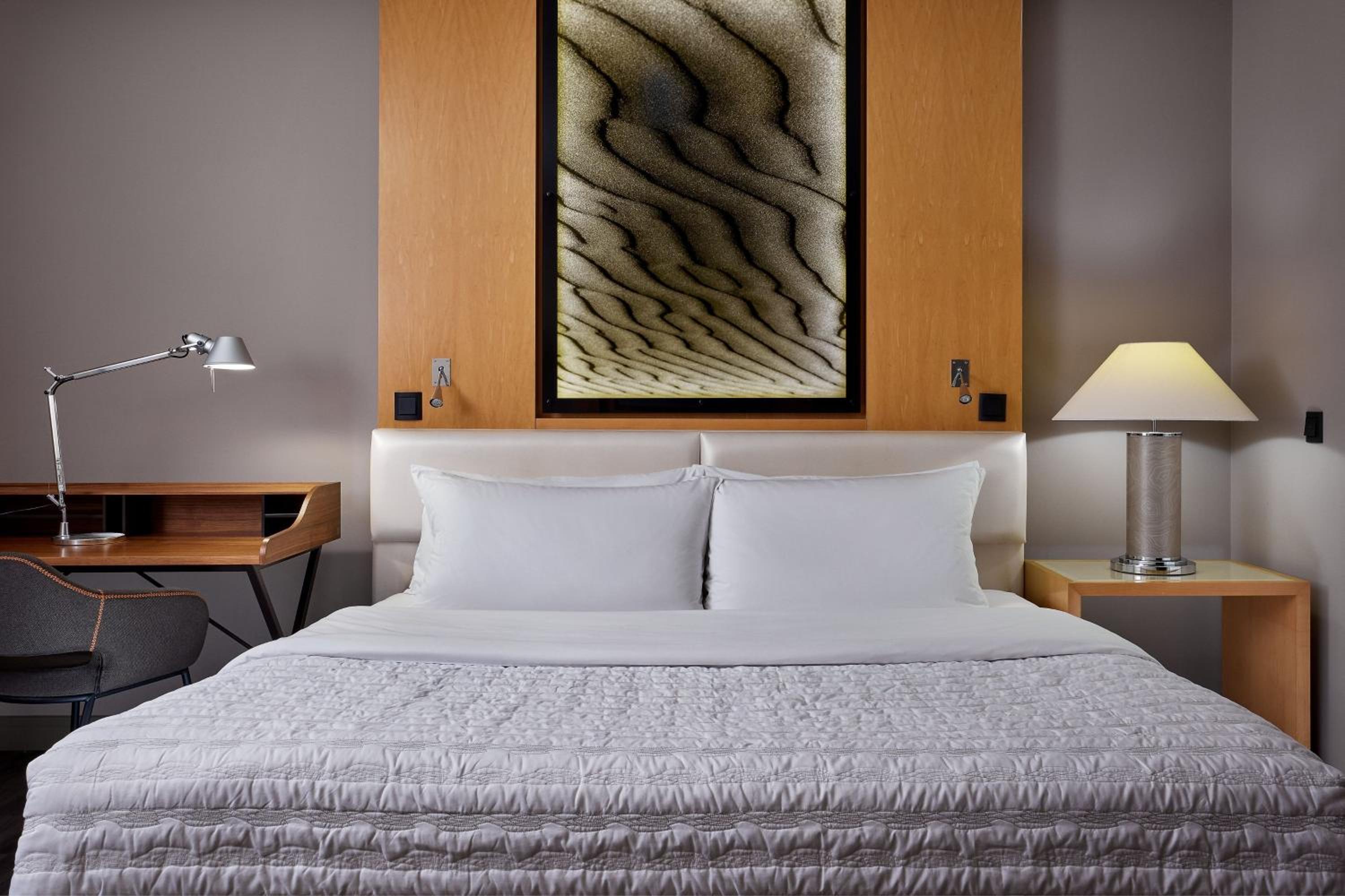 Superior King Room - Photo 5