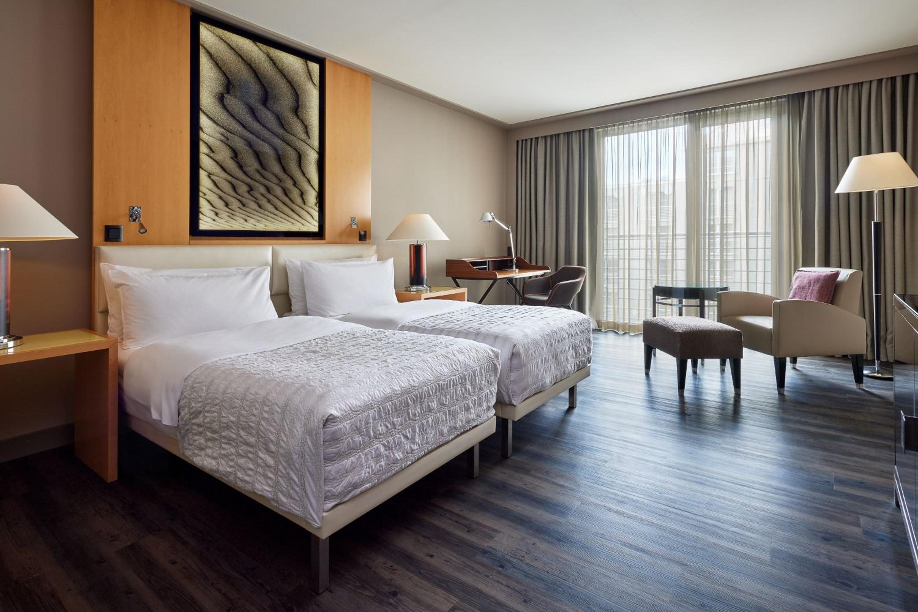Executive Twin Room - Photo 6