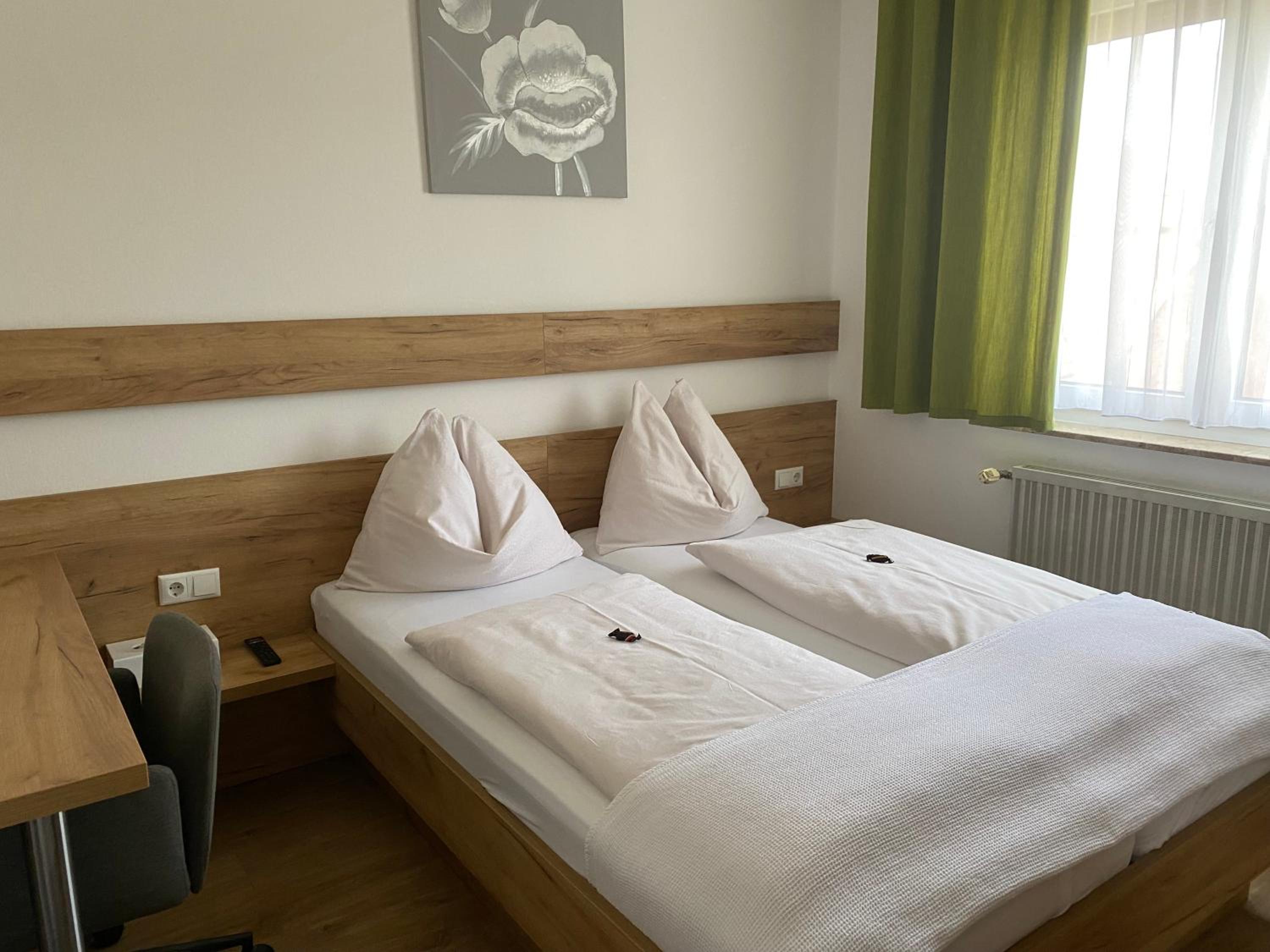 Economy Double Room photo 1