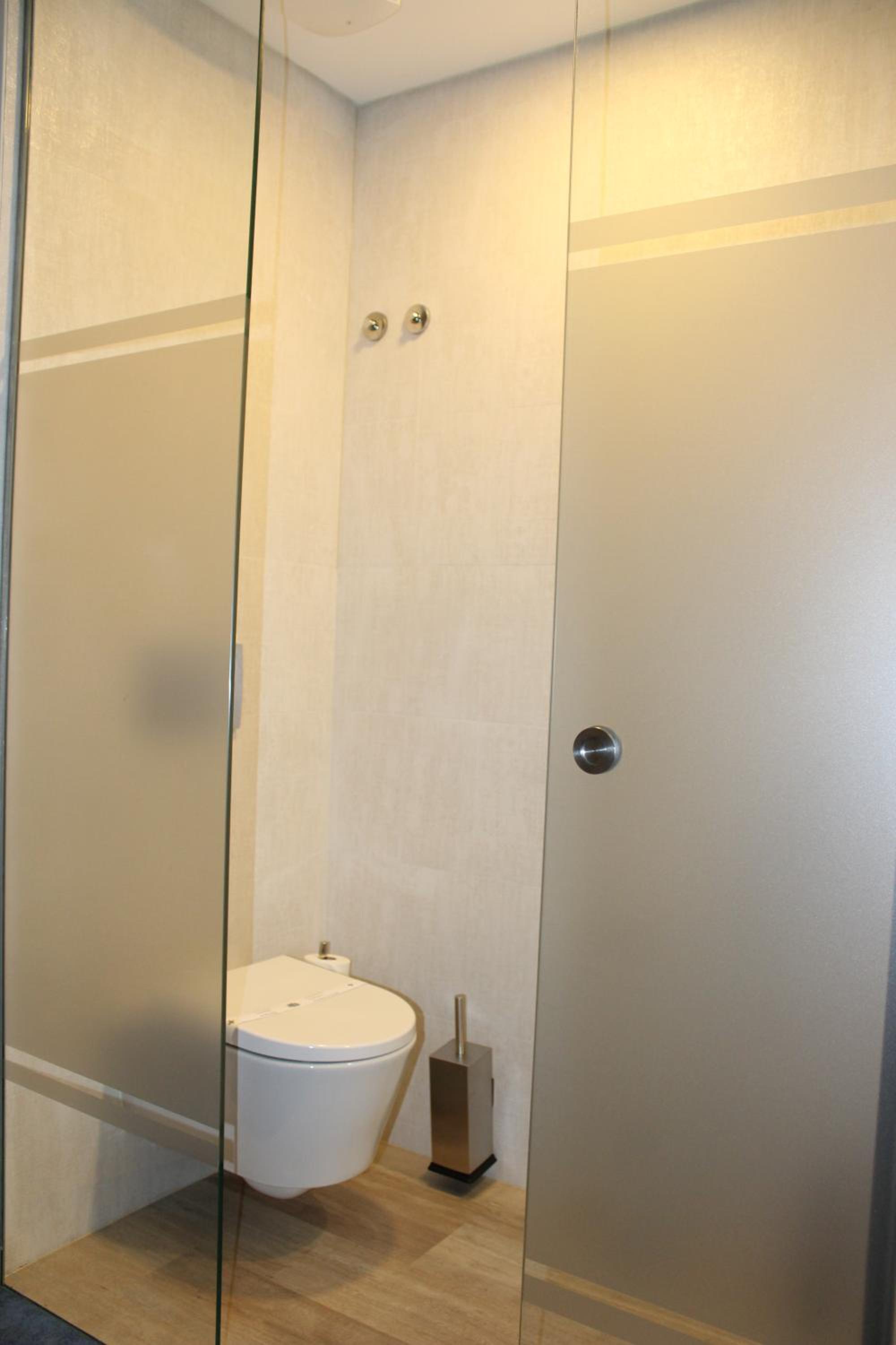 Large Room with city view  photo 3