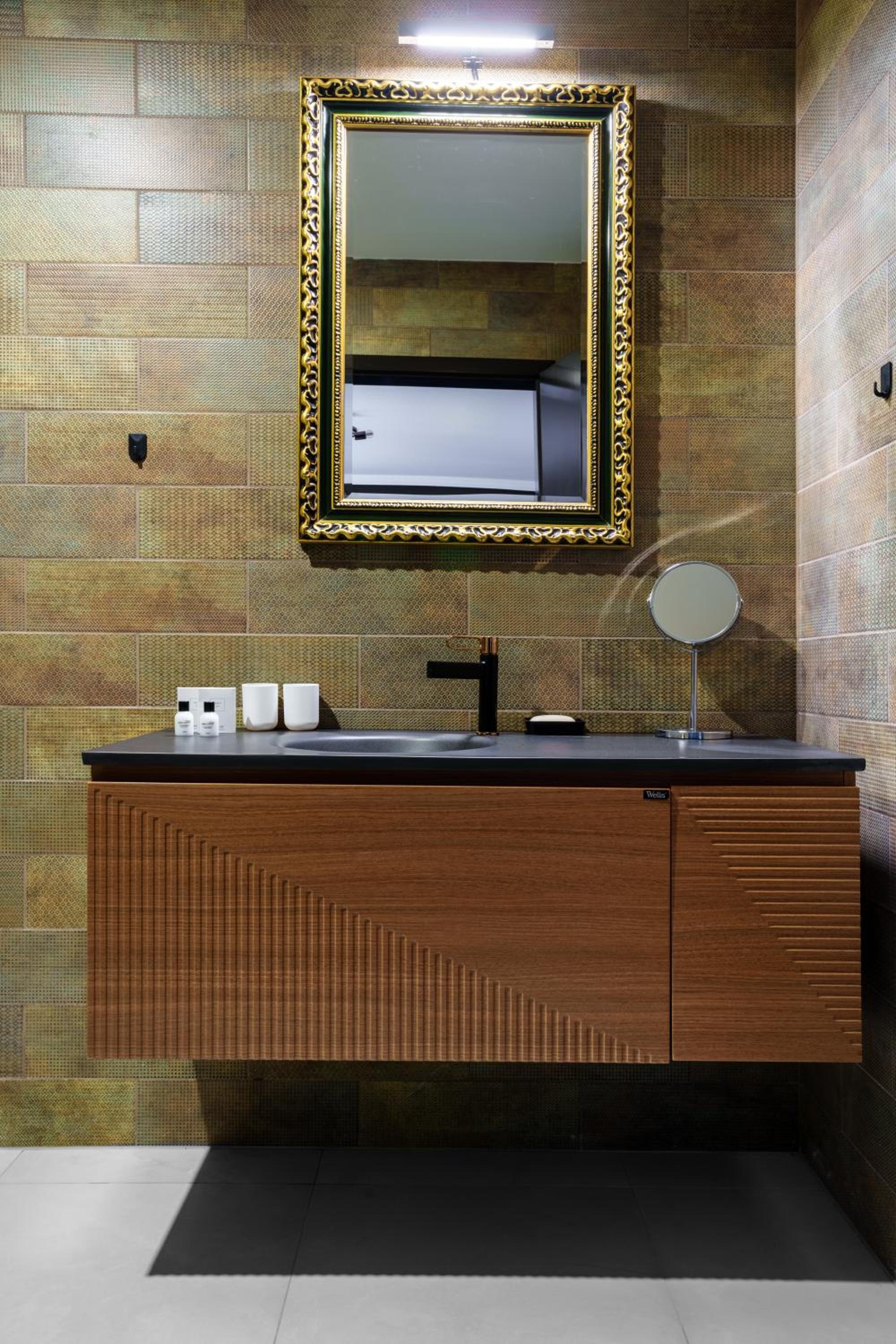 Deluxe Double Room with Shower photo 3
