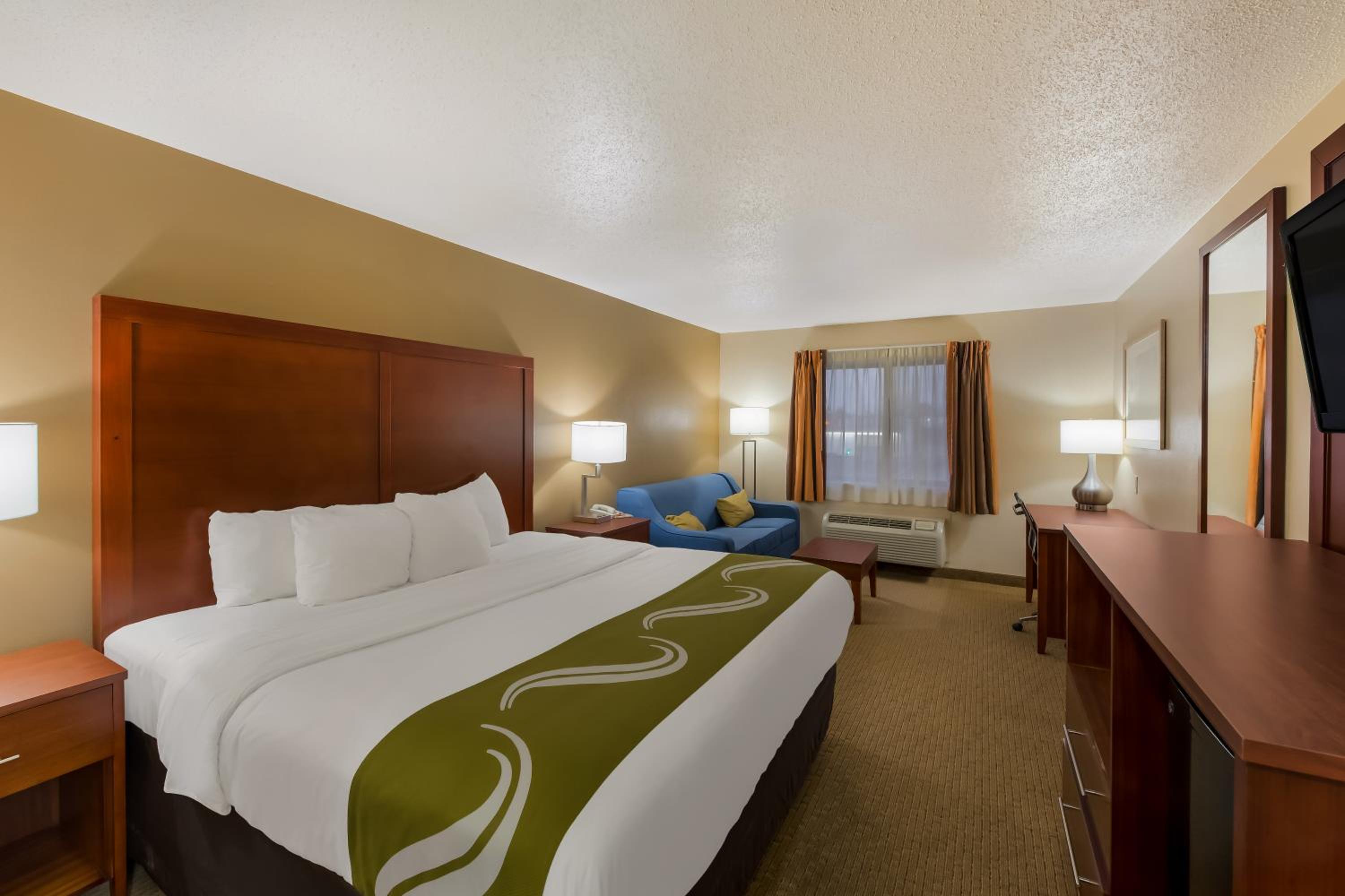 King Room - Non-Smoking - Photo 2