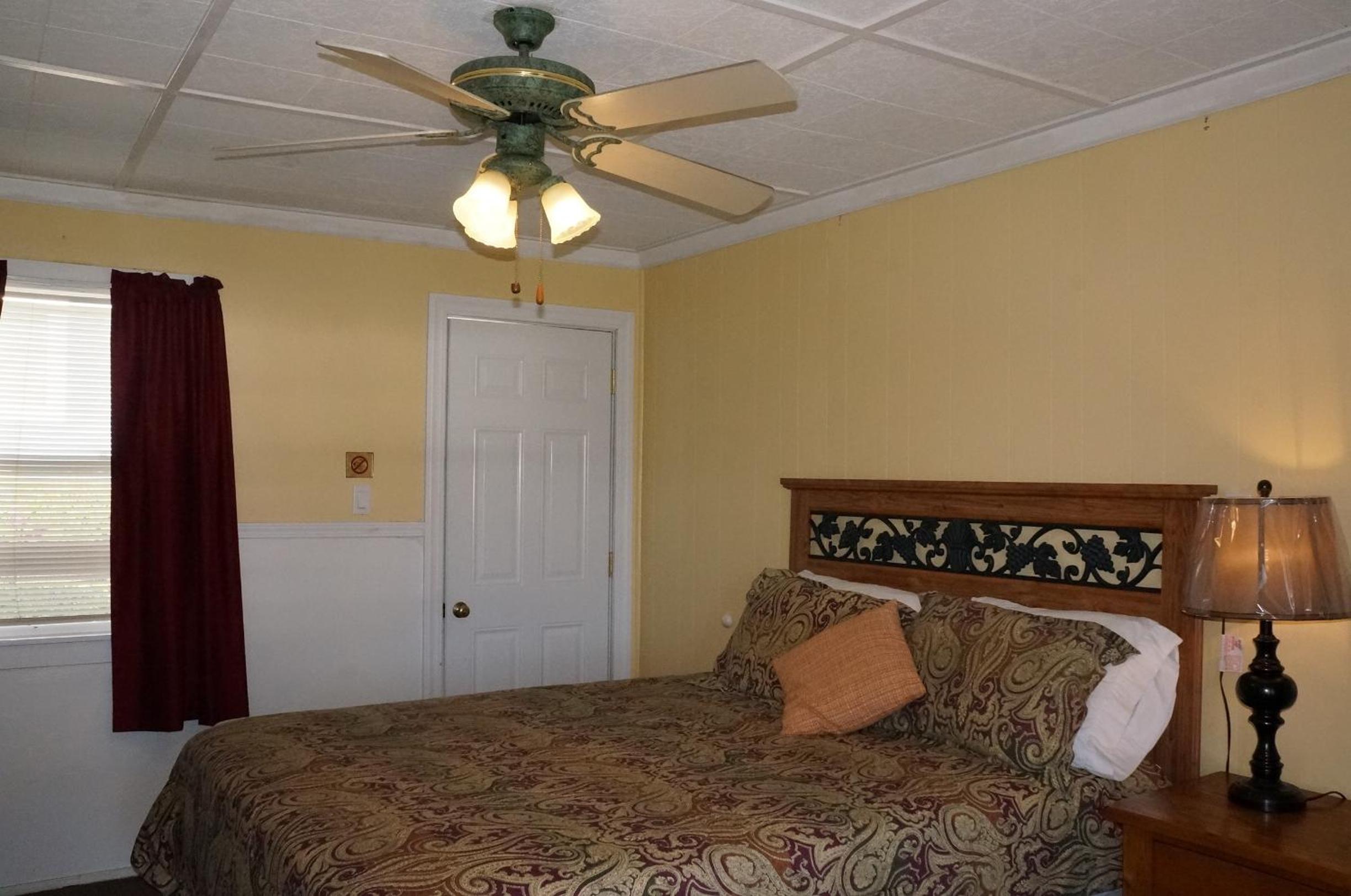 Queen Room with Lake View #6 photo 1