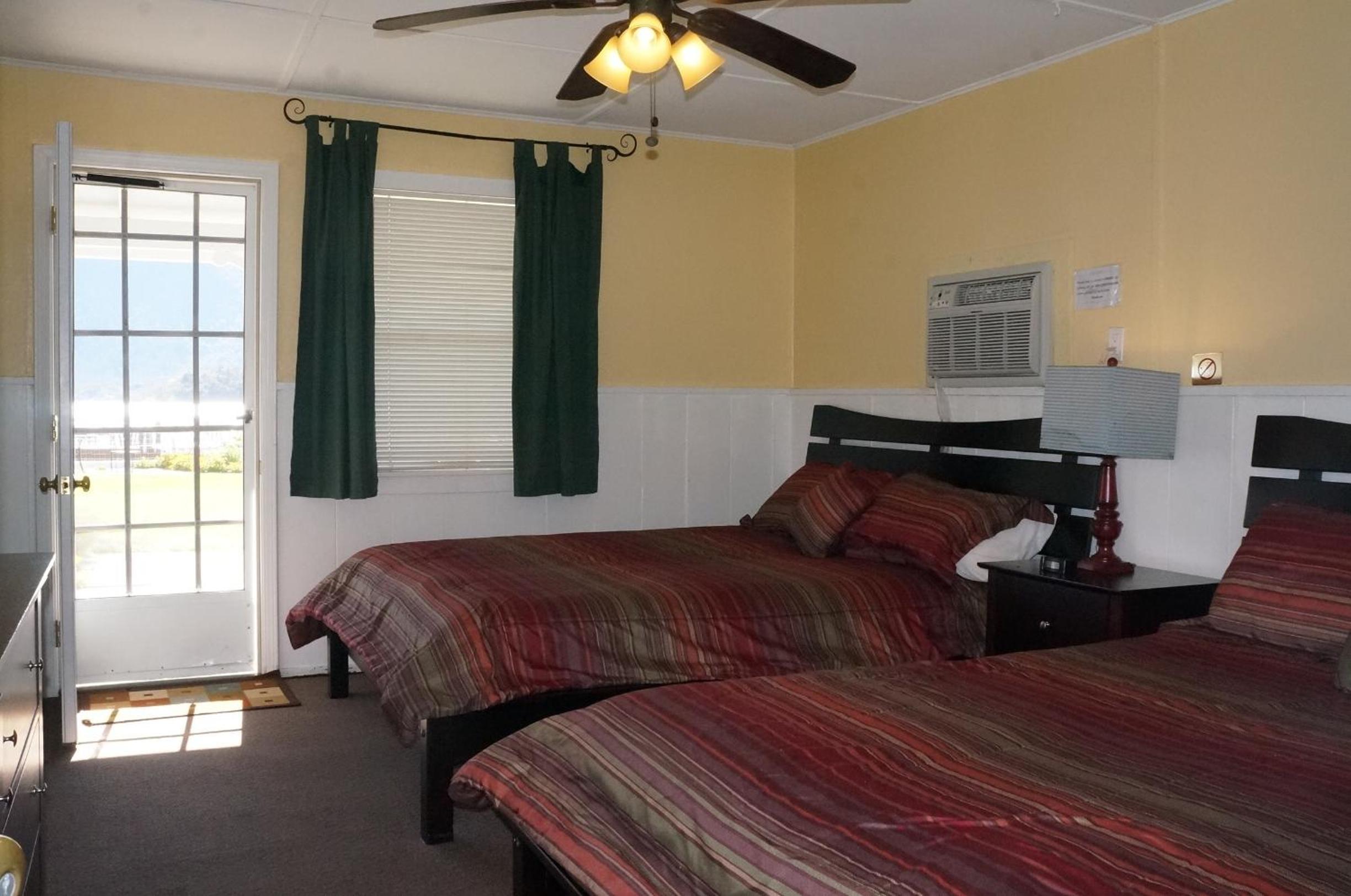 Queen Room with Two Queen Beds #7 photo 1