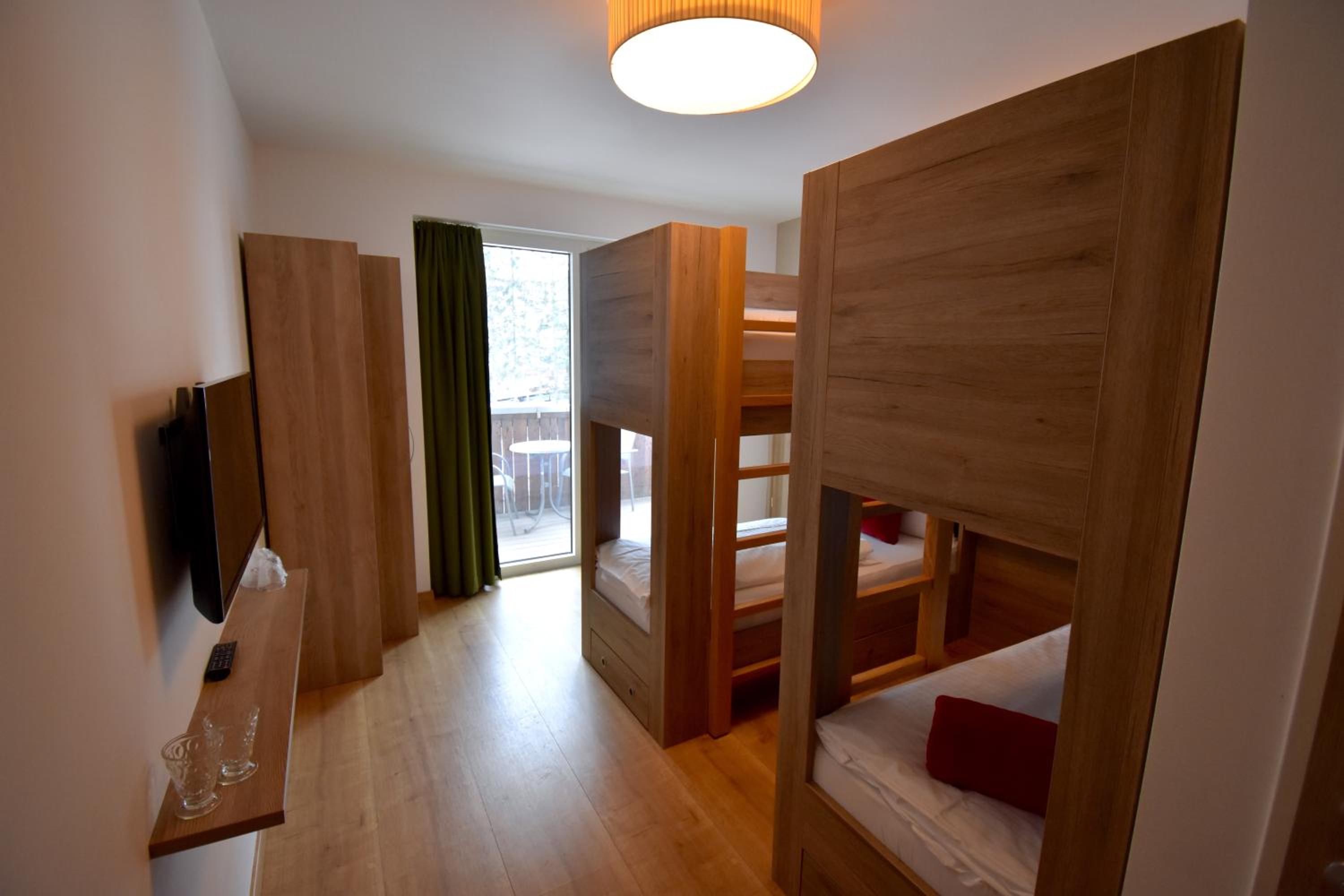 Quadruple Room with Balcony photo 1