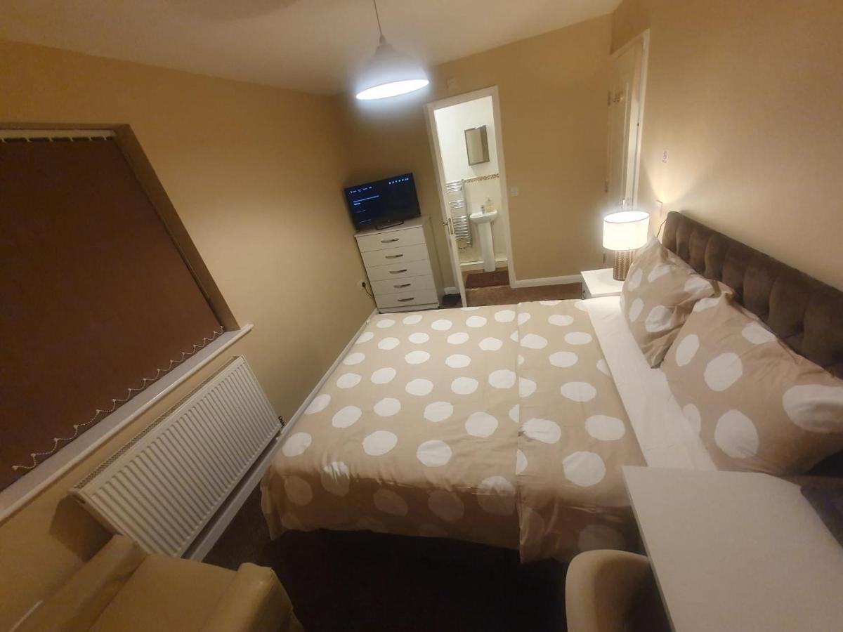 Double Room with Private Bathroom photo 2