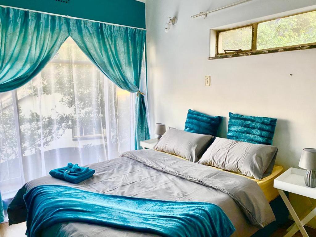 Queen Room with Shared Bathroom