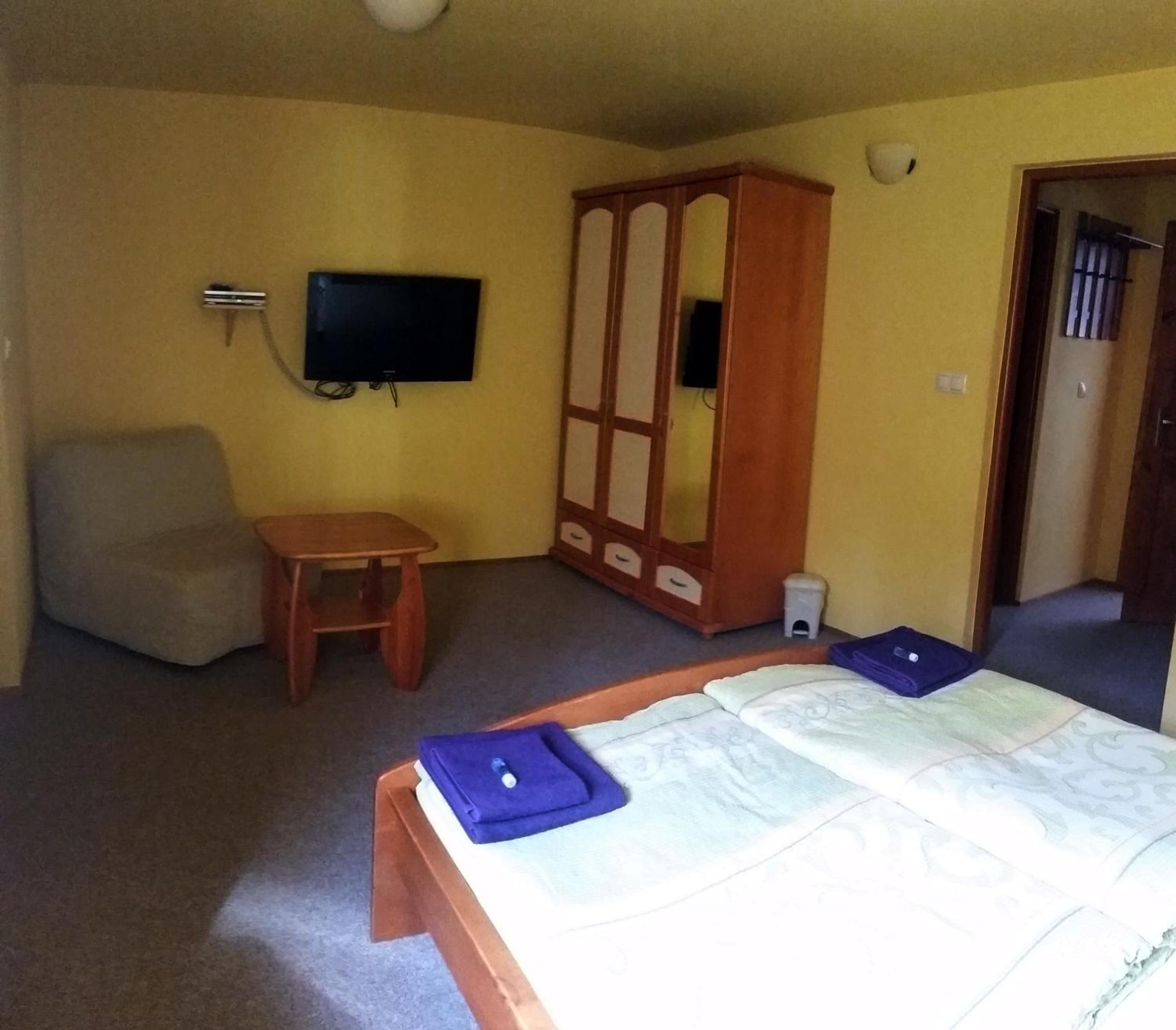 Double Room with Extra Bed photo 2