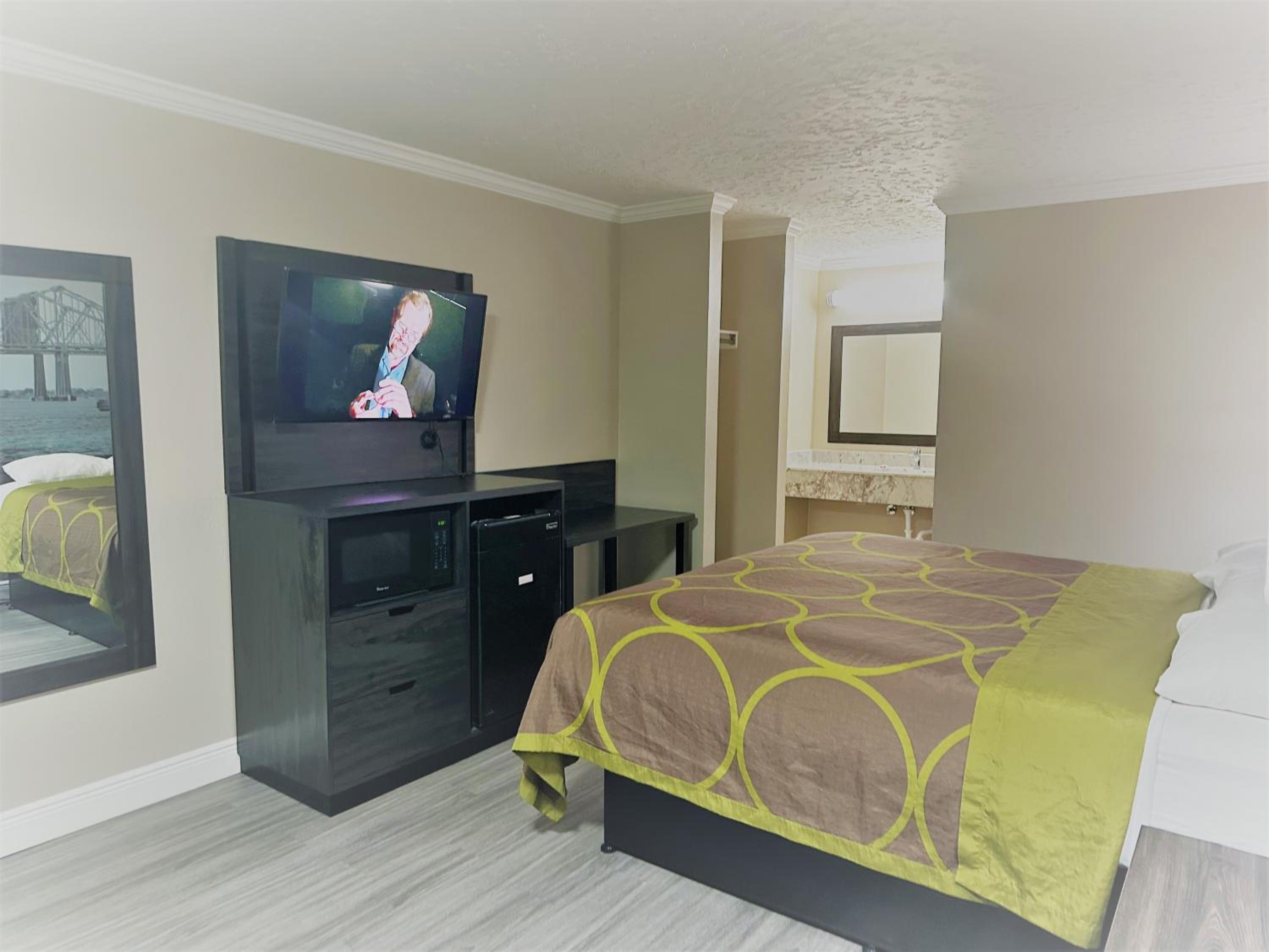 King Room - Non-Smoking - Photo 1