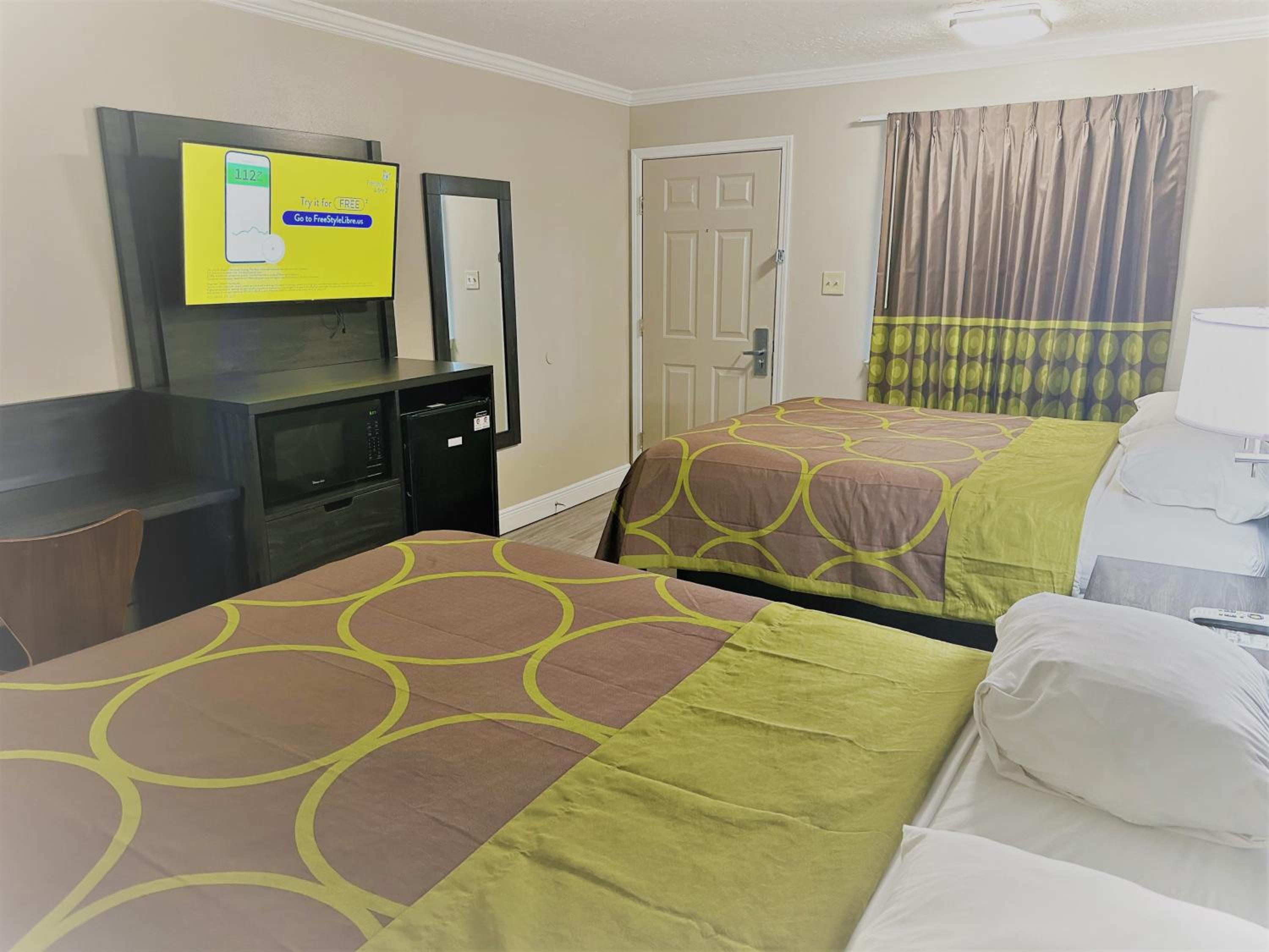 Double Room with Two Double Beds - Smoking - Photo 5