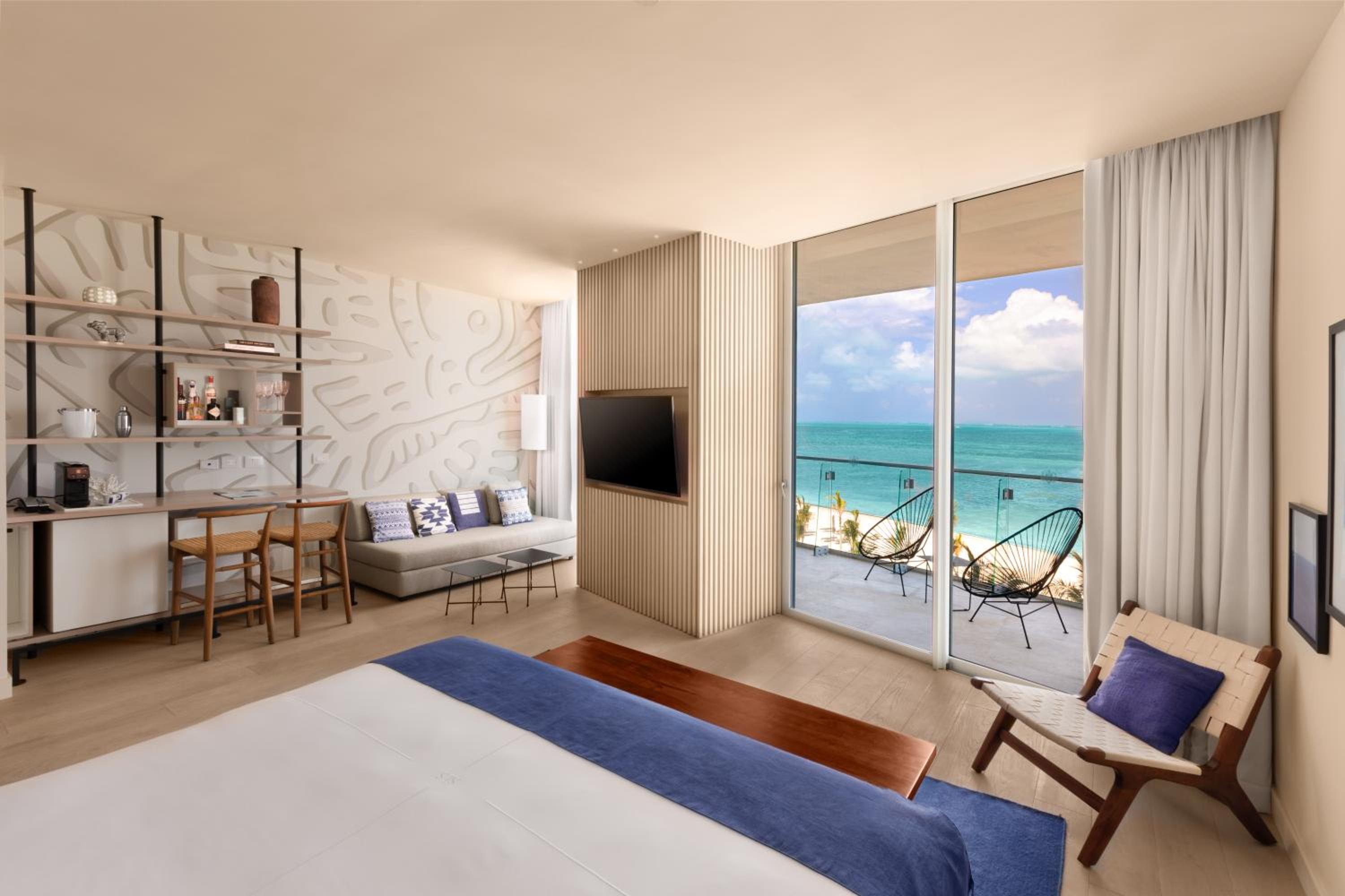 Deluxe King Room Ocean Front