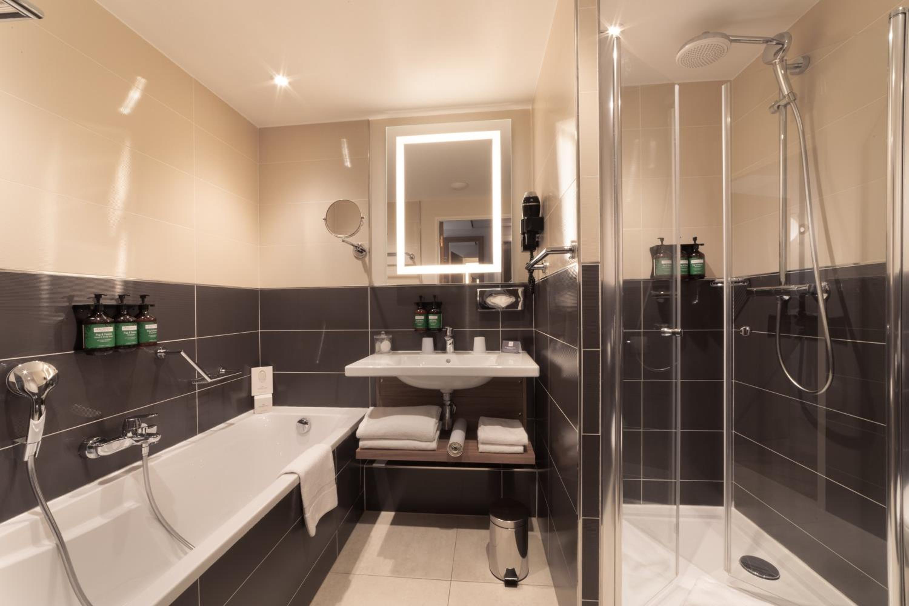 Junior King Suite - Photo 5