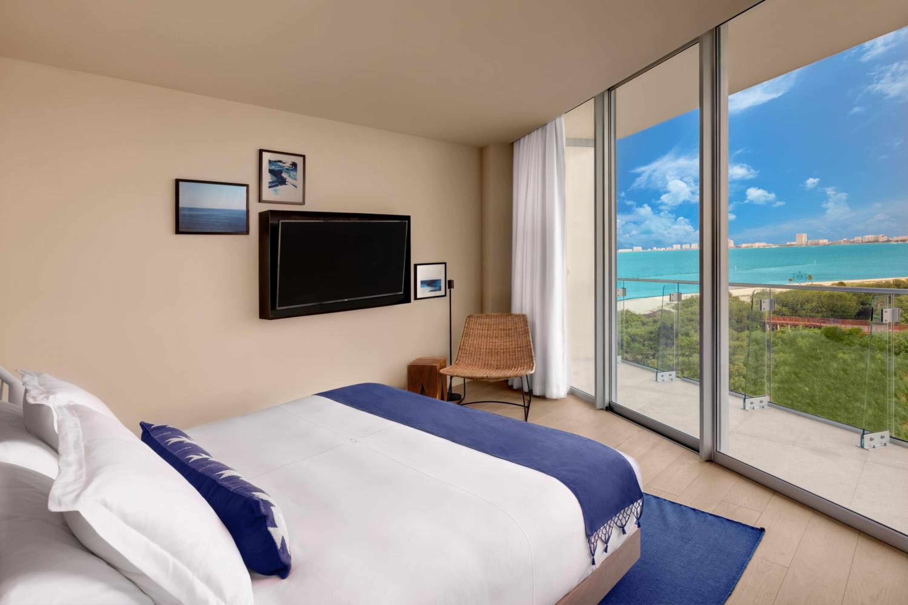 Superior King Room with Ocean View