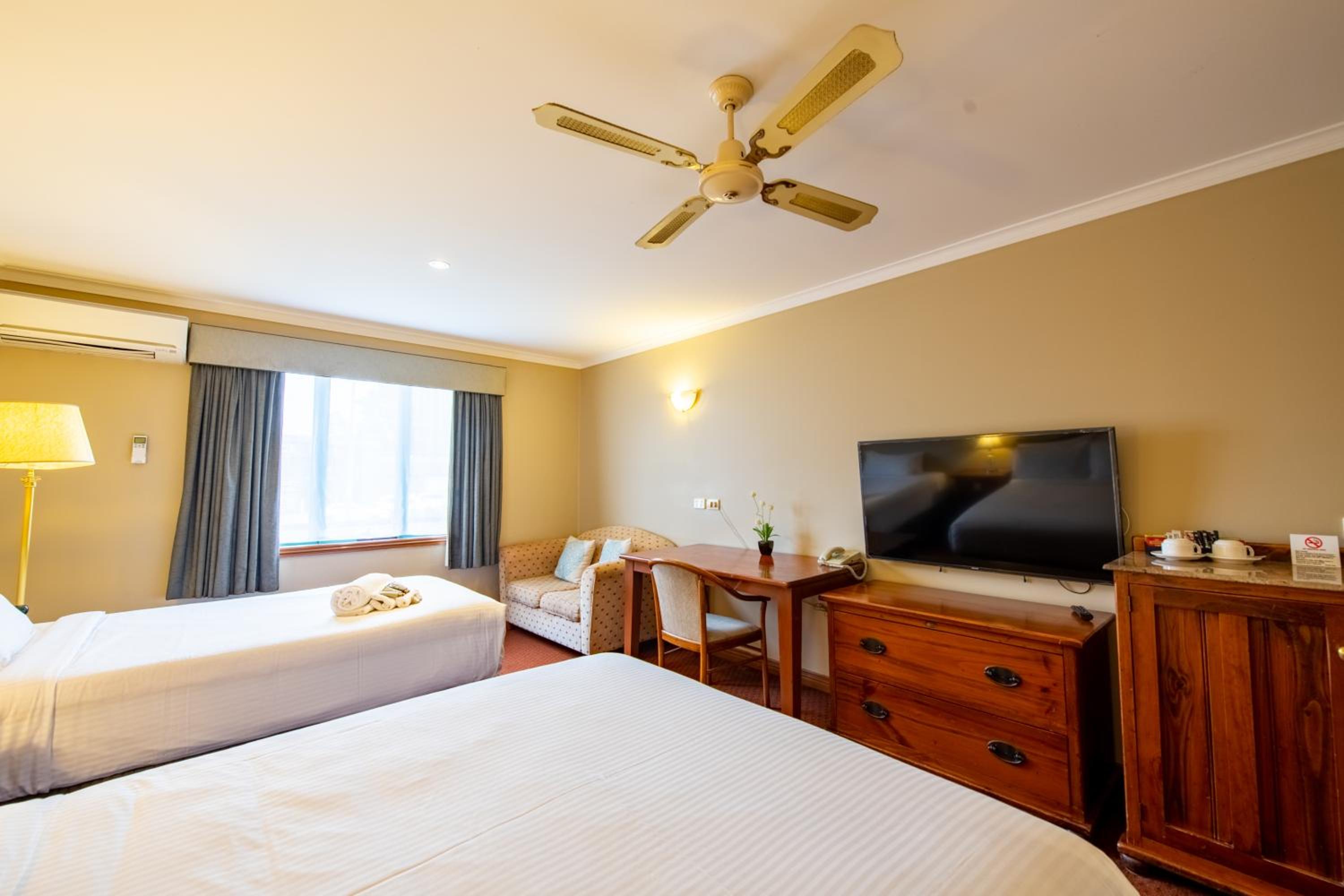 Deluxe Twin Room photo 3