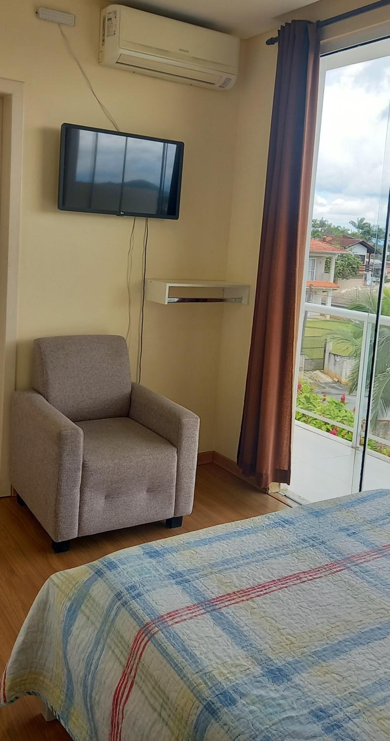 Deluxe Double Room with Balcony - Photo 1