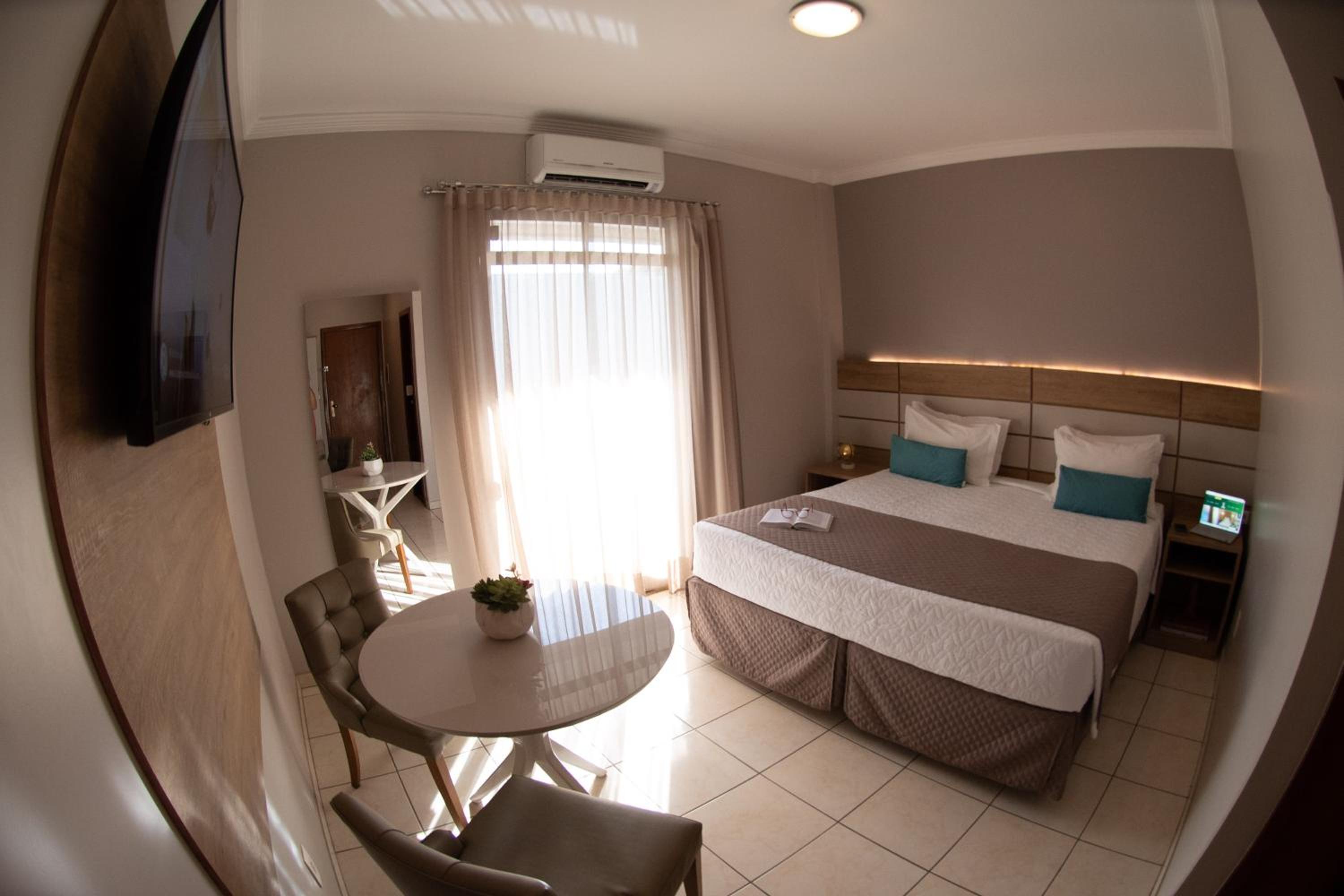 Deluxe Suite with Spa Bath