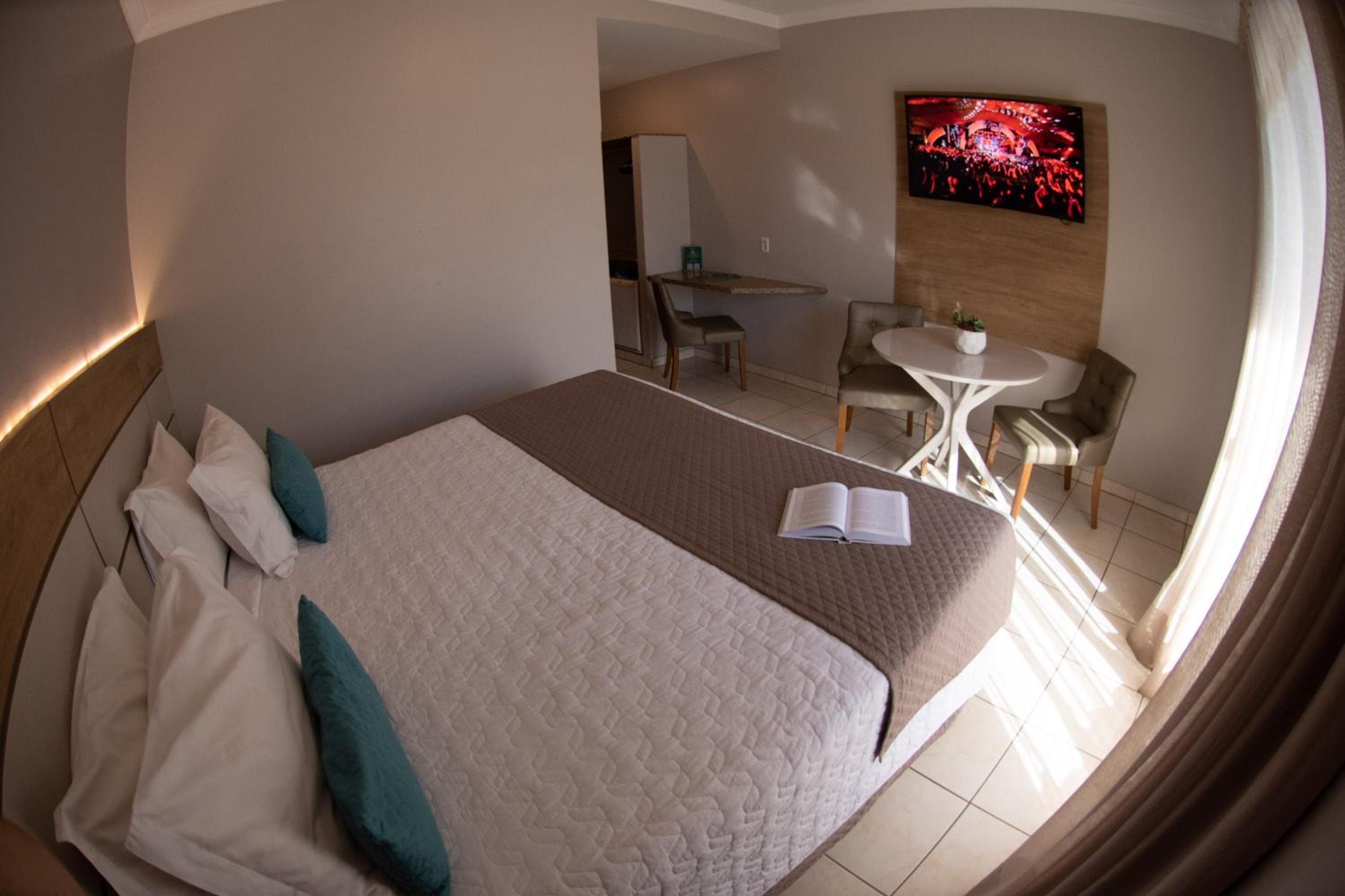 Deluxe Suite with Spa Bath