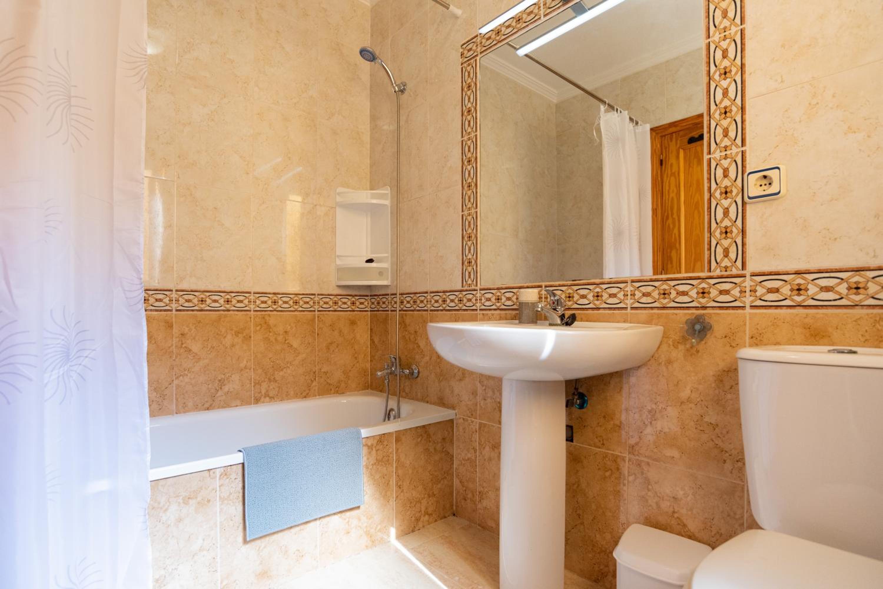 Three-Bedroom Villa photo 3