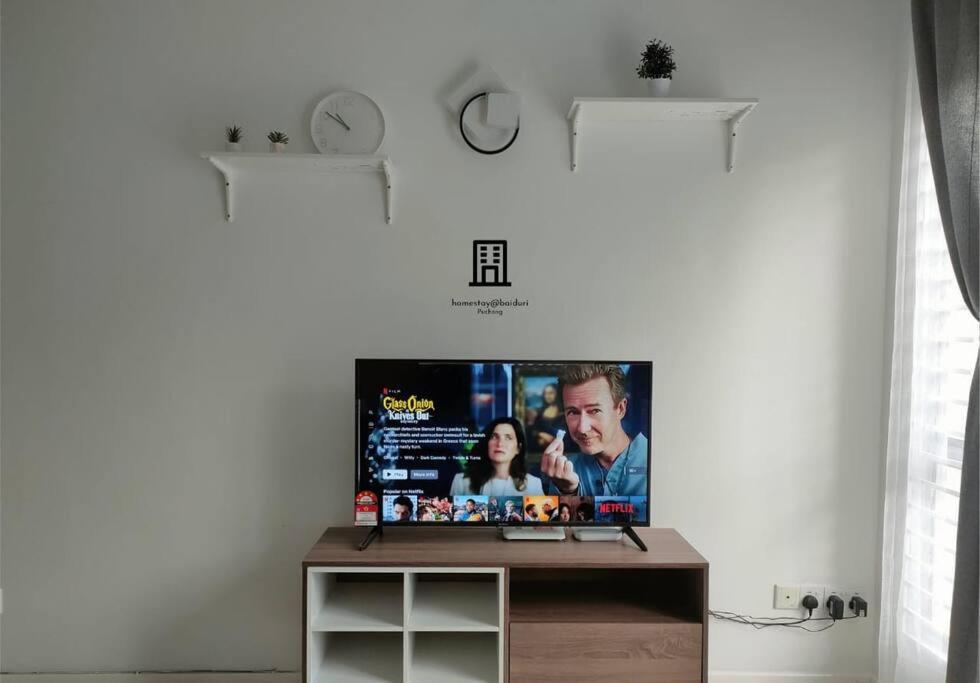 Three-Bedroom Apartment photo 2
